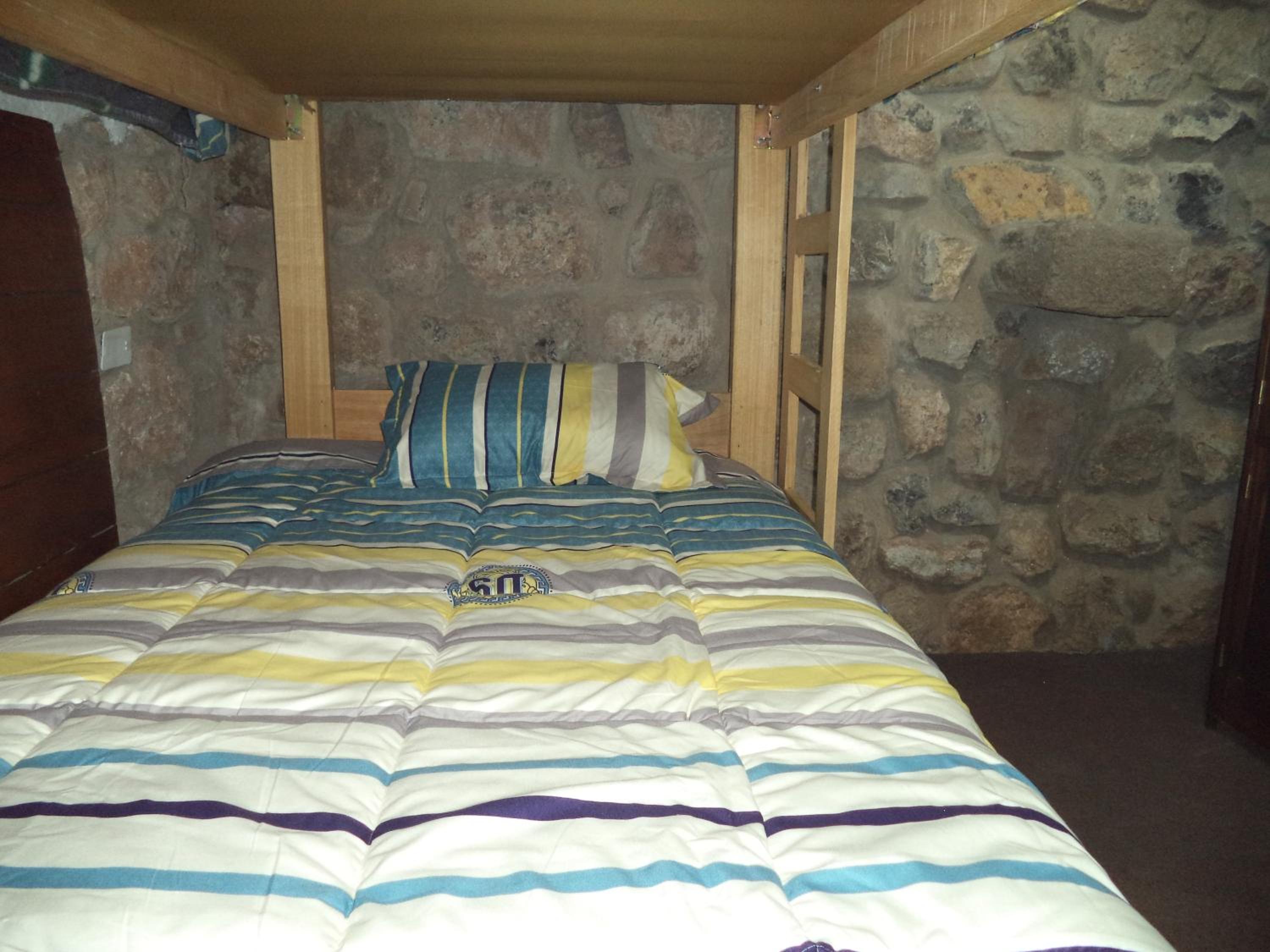 Bed in 8-Bed Mixed Dormitory Room photo 3