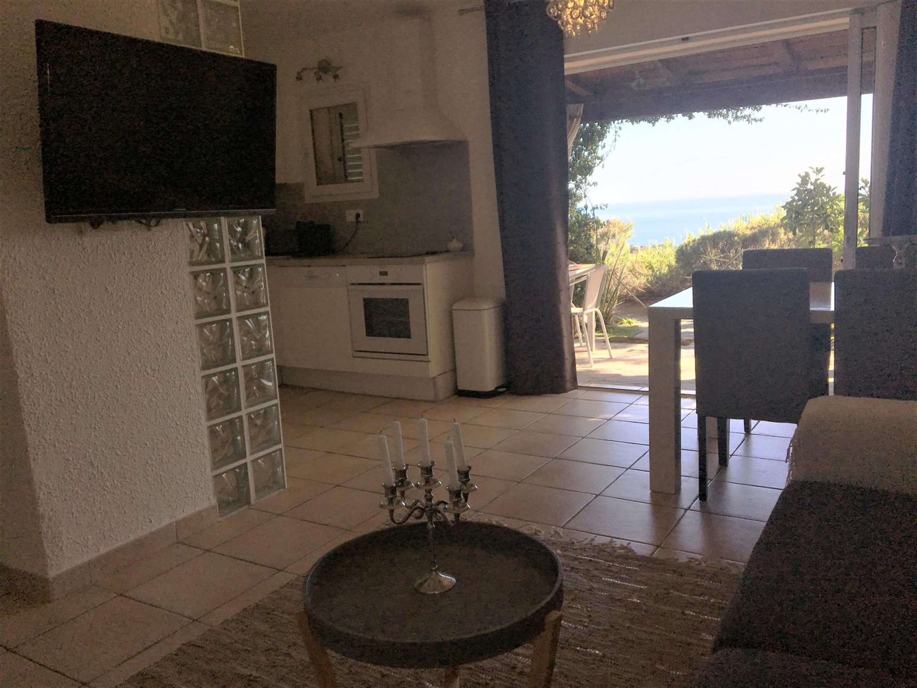 Deluxe Two-Bedroom Villa with Sea View  photo 2