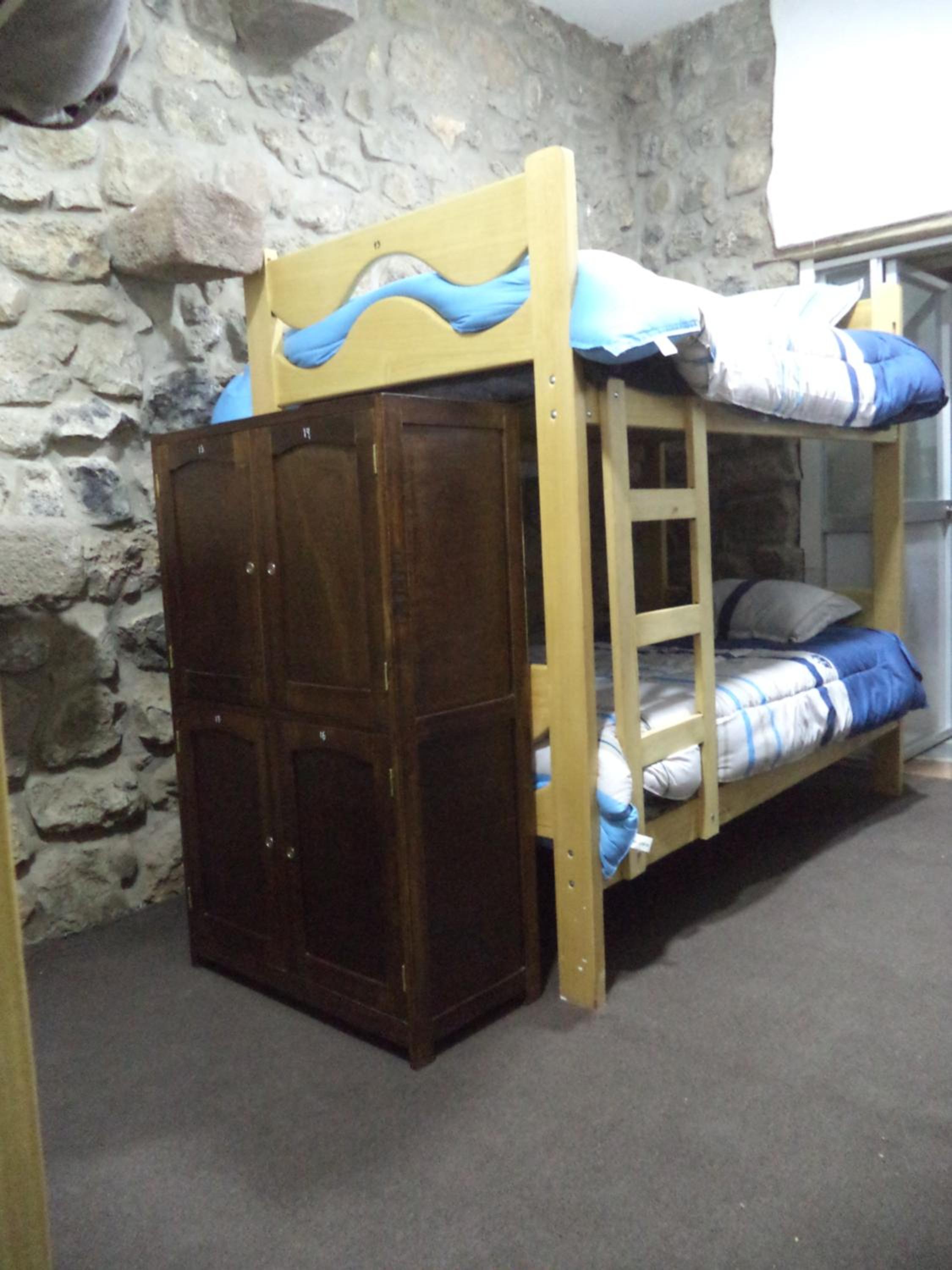 Bed in 8-Bed Mixed Dormitory Room photo 1
