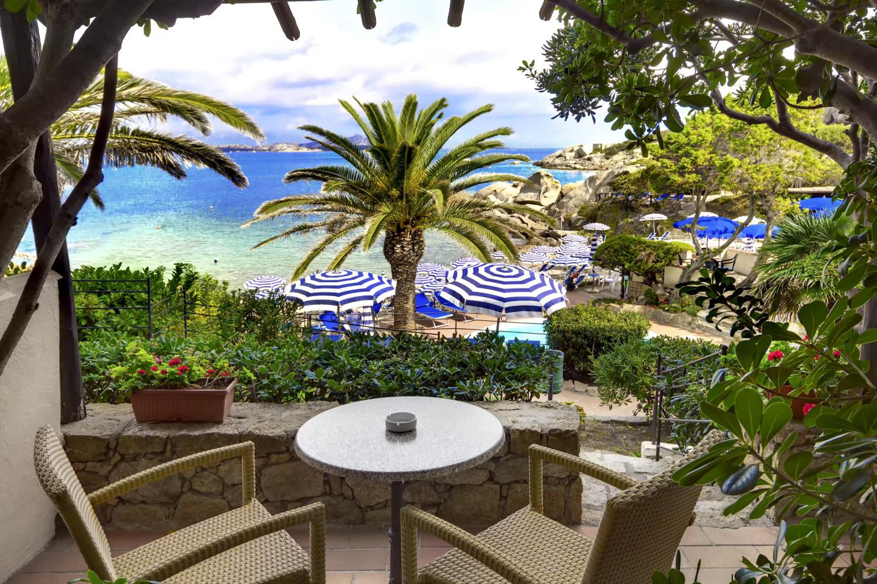 Double or Twin Room with Sea View photo 2