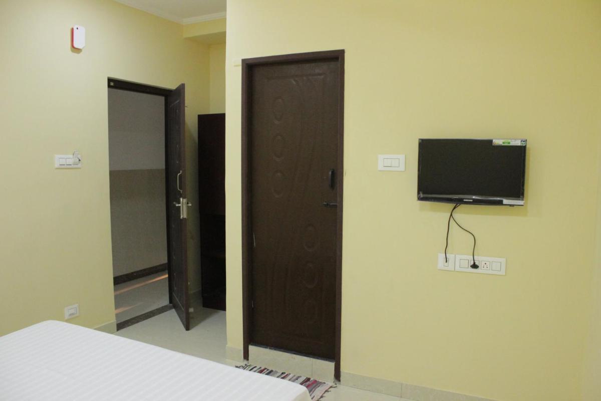 Budget Double Room photo 3