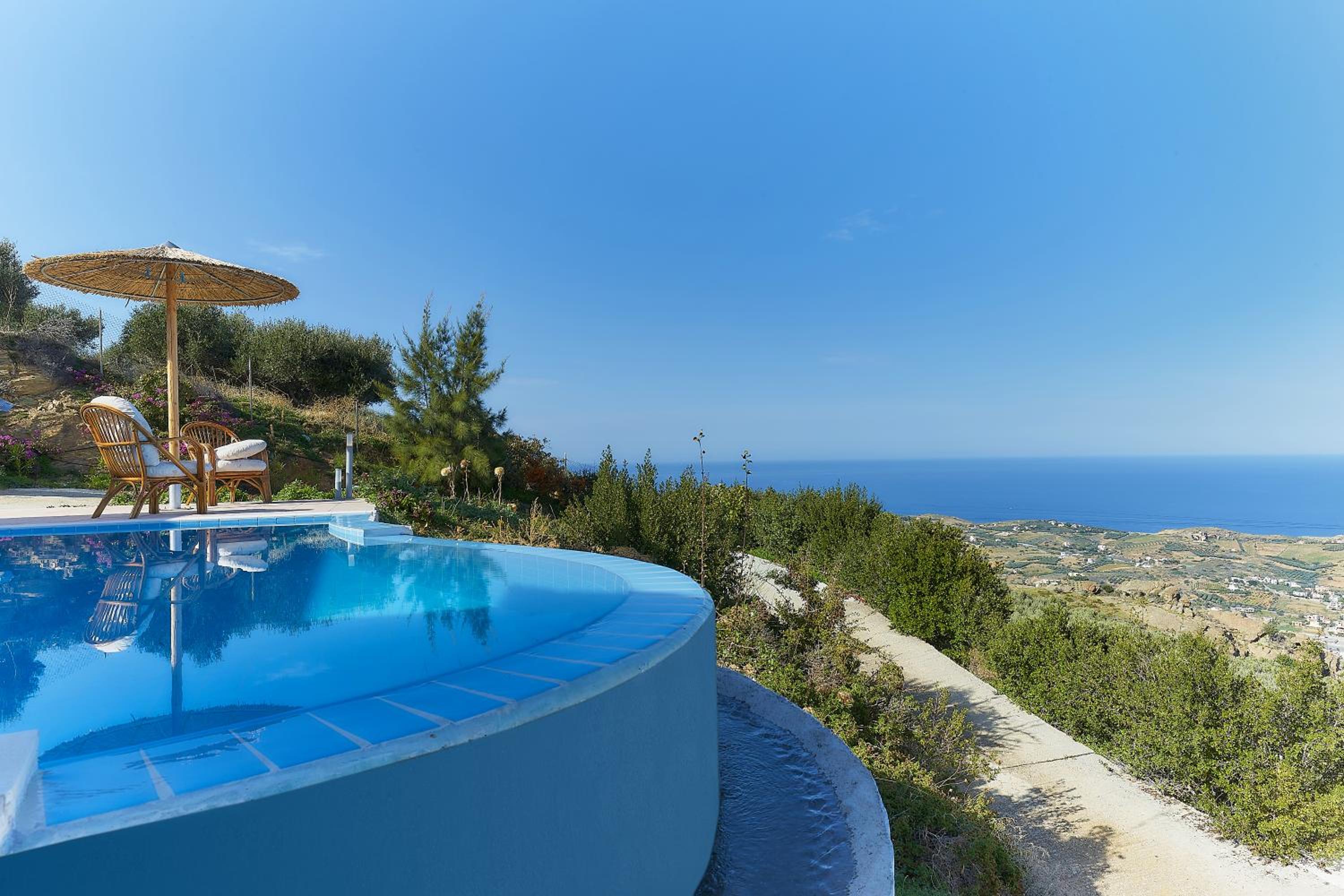 Apartment with Private Pool  - Photo 11