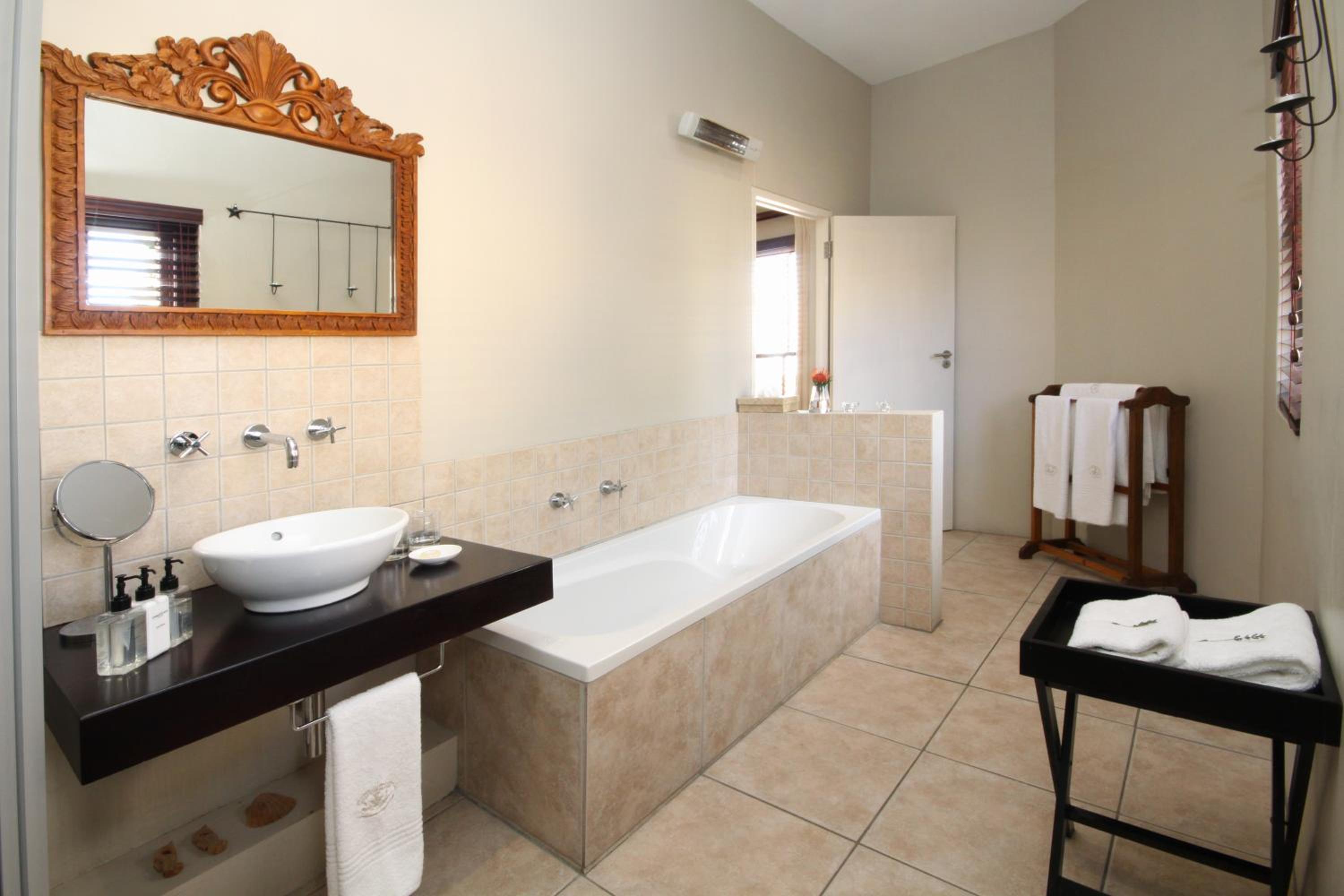 Standard Room with Garden View - Photo 2
