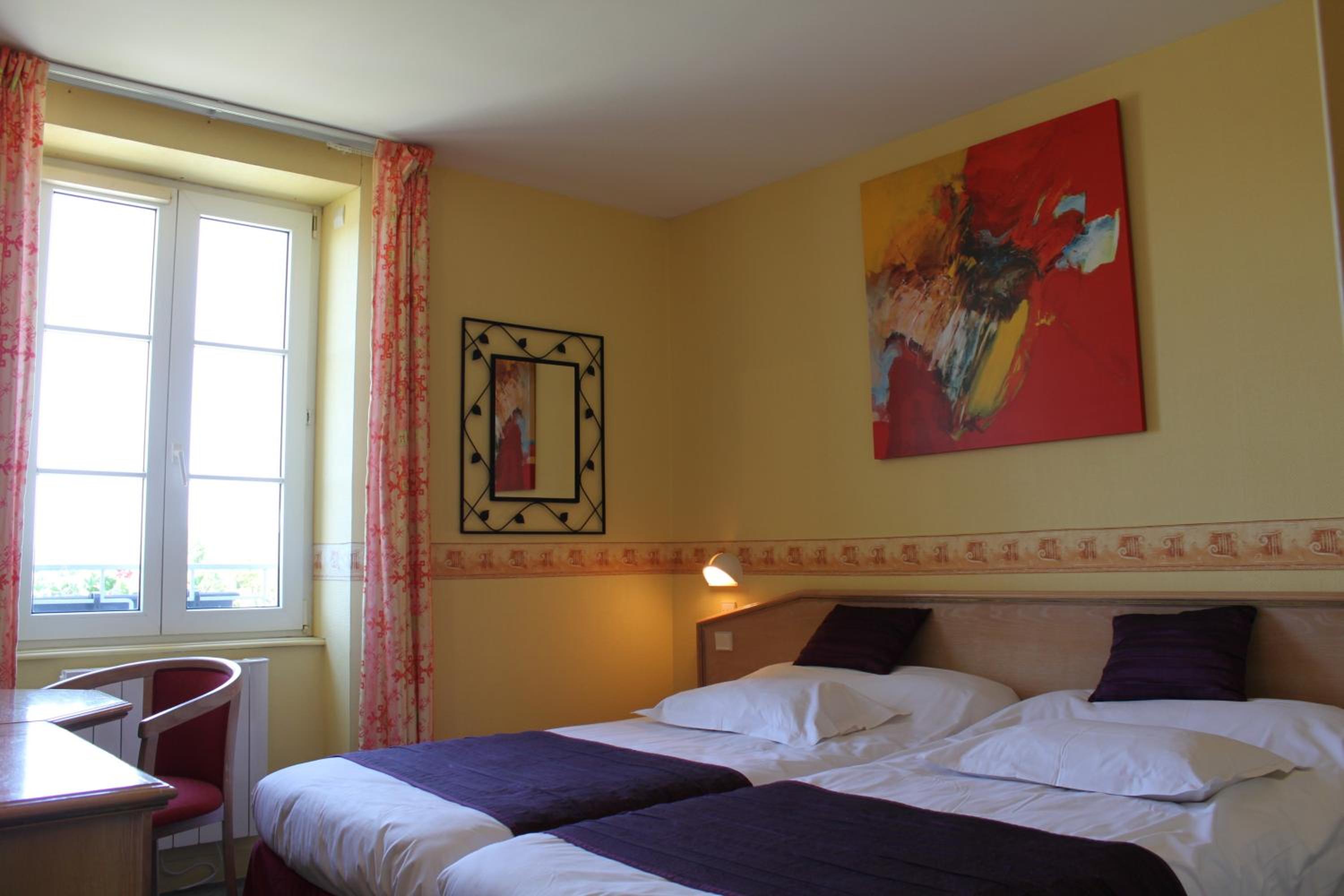 Double Room with Private Bathroom - Photo 3