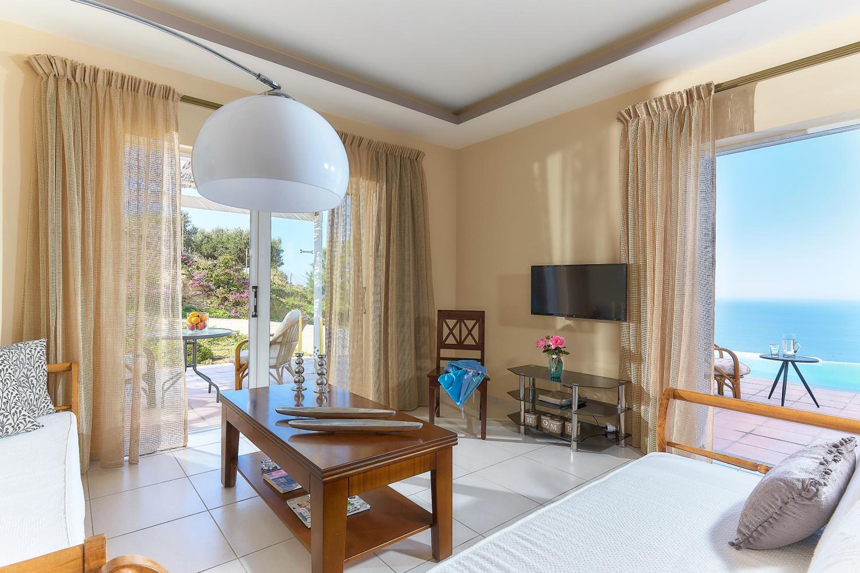 Apartment with Private Pool  - Photo 31
