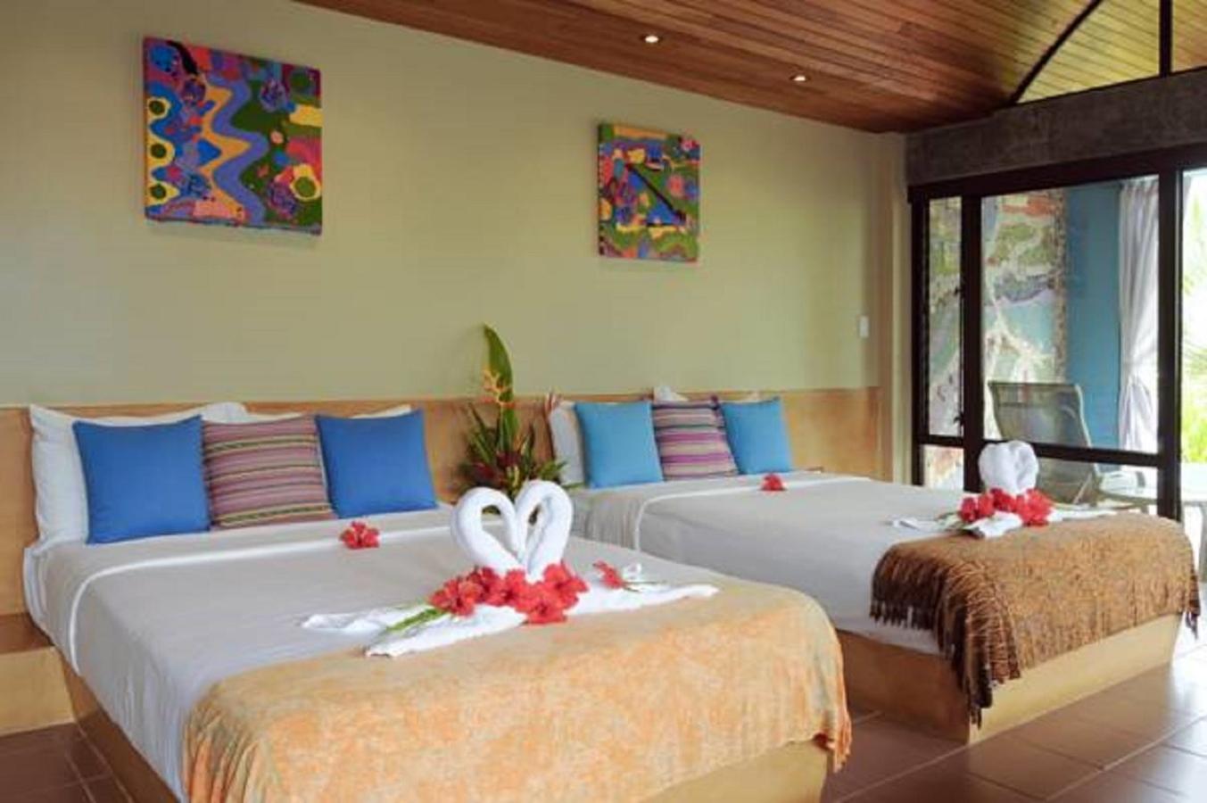 Beach Front Bungalow 2 Full Beds - Photo 6