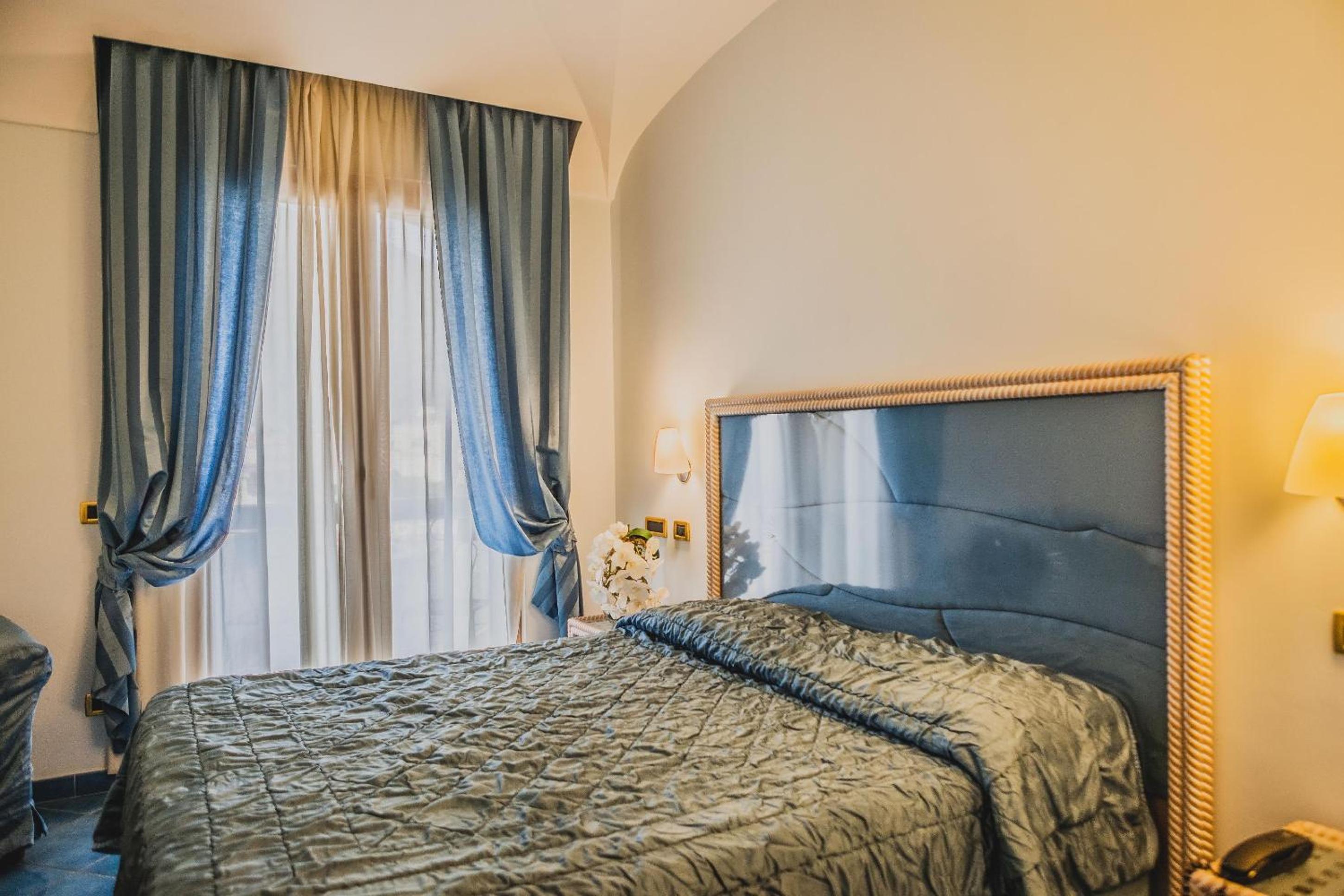 Superior Double Room with Harbor View - Photo 7