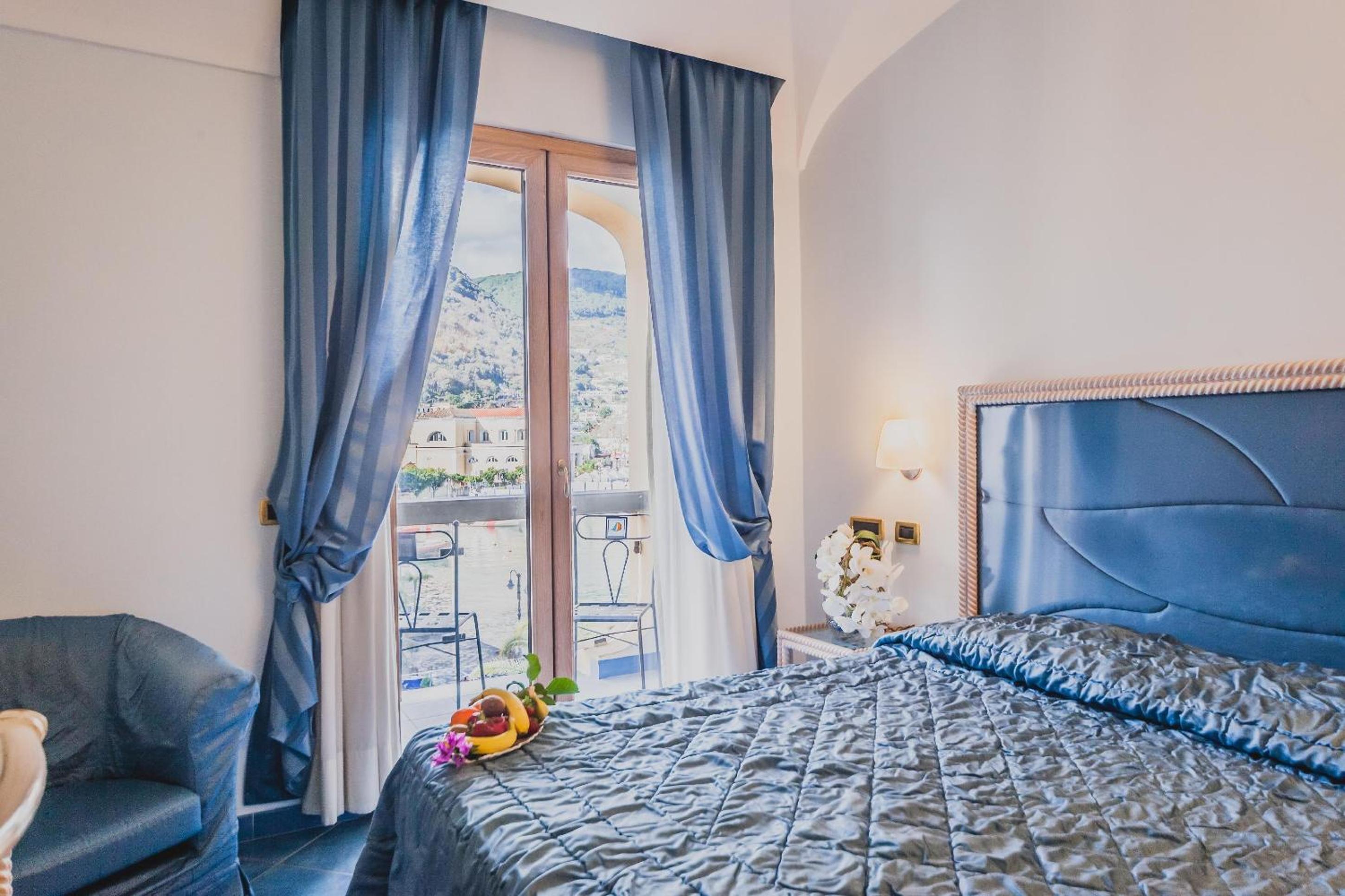 Superior Double Room with Harbor View - Photo 8