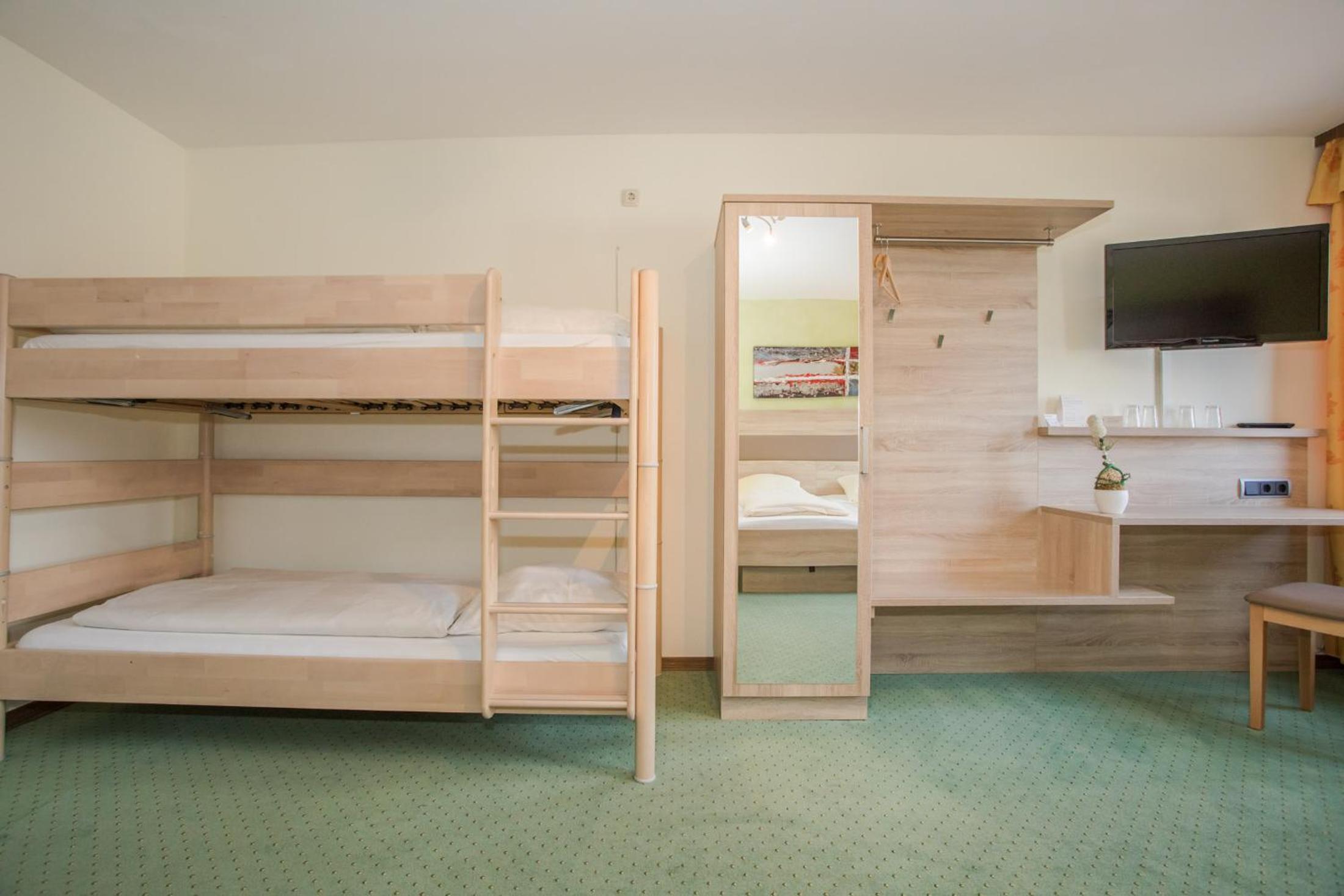 Triple Room - Photo 2