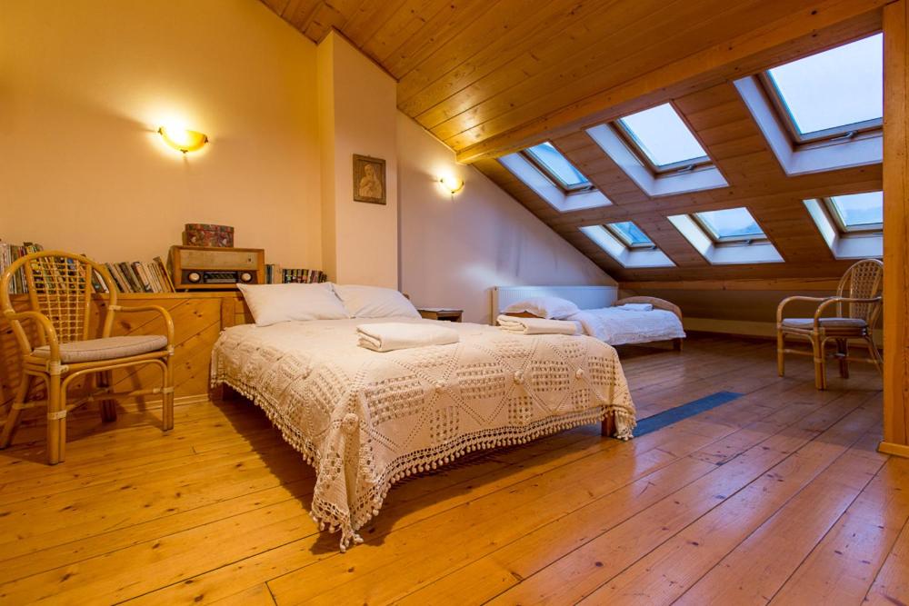 Apartment with Mountain View photo 1