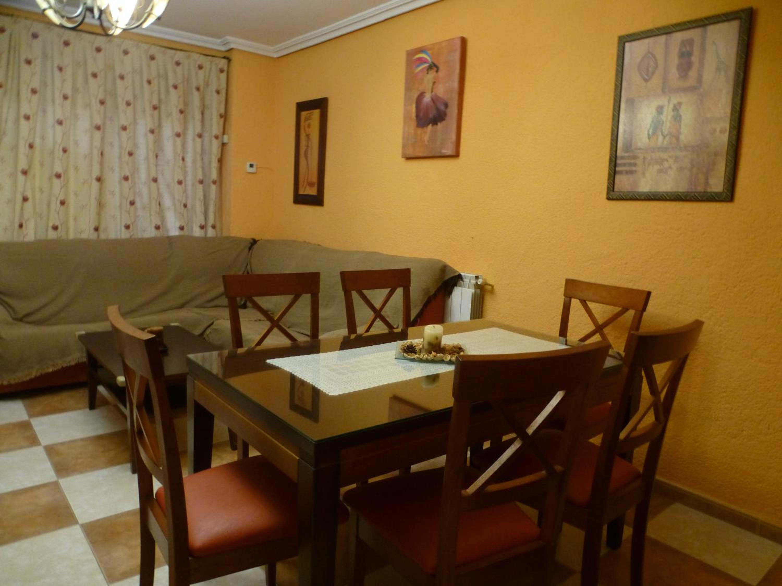 Three-Bedroom Townhouse - Photo 4