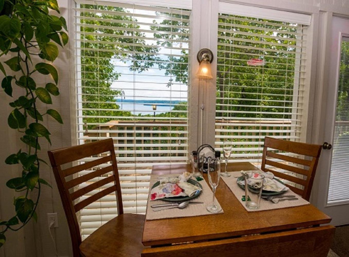 One-Bedroom Cottage - Photo 2