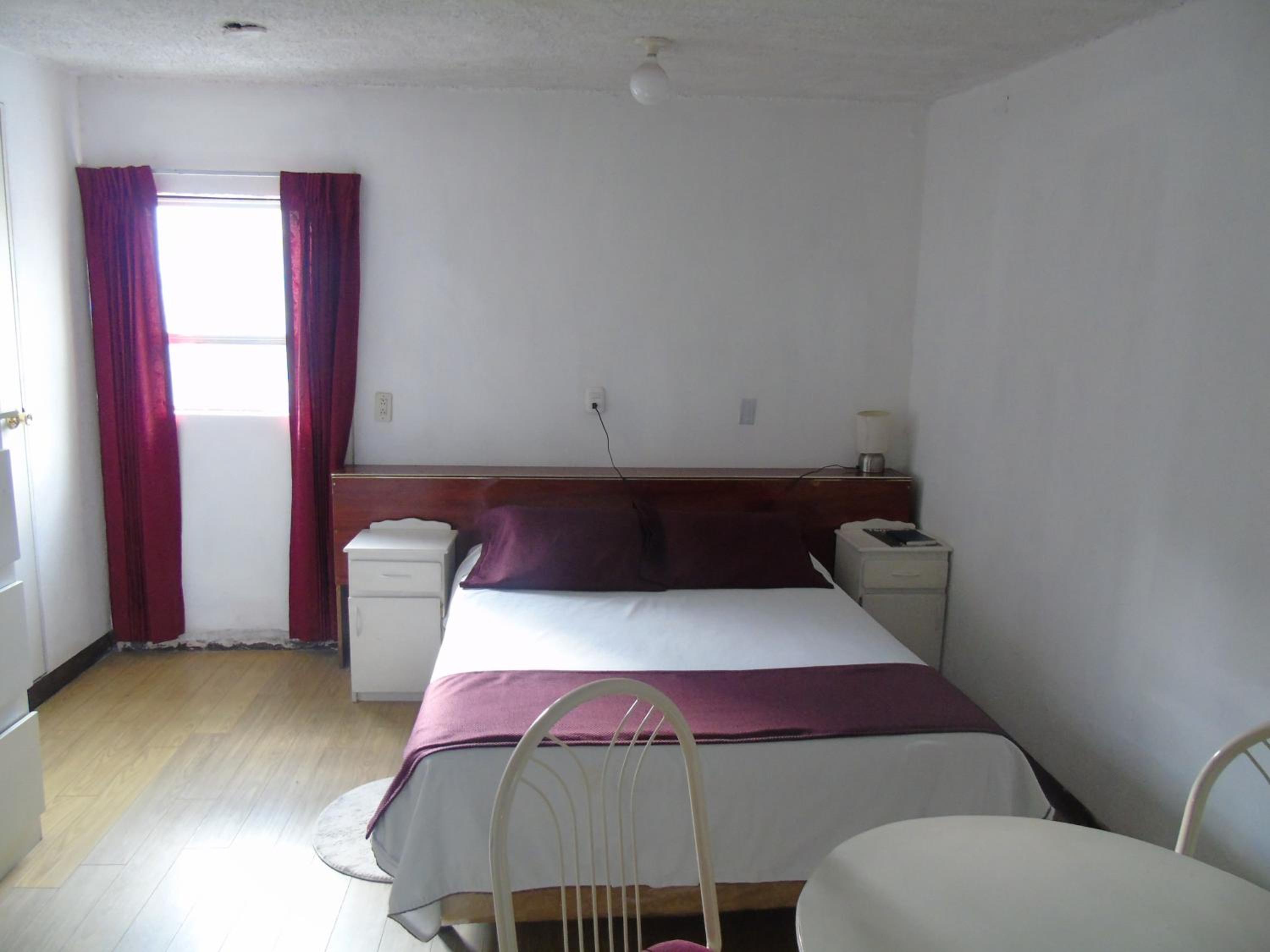 Standard Queen Room photo 2
