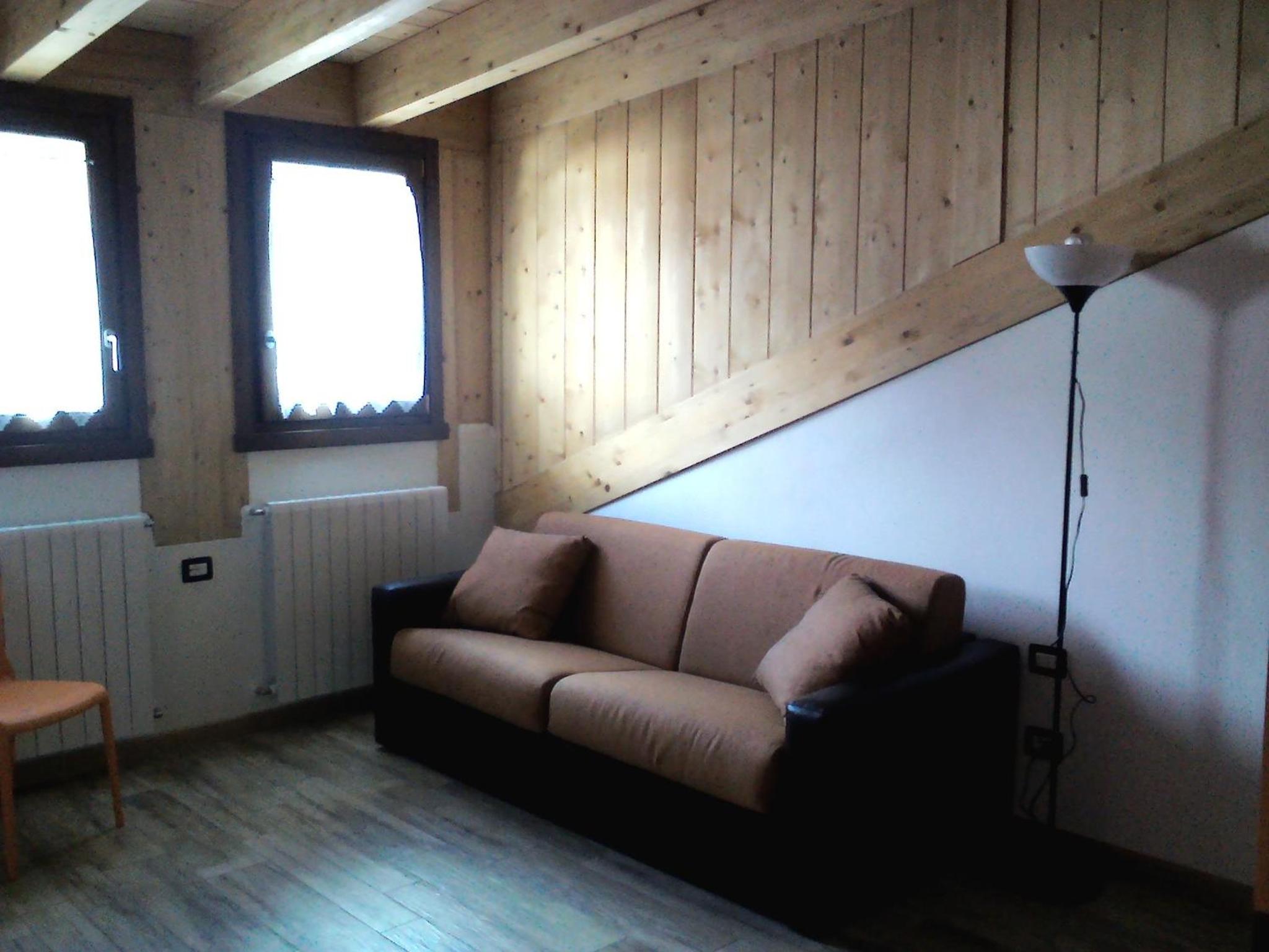 Studio - Photo 4