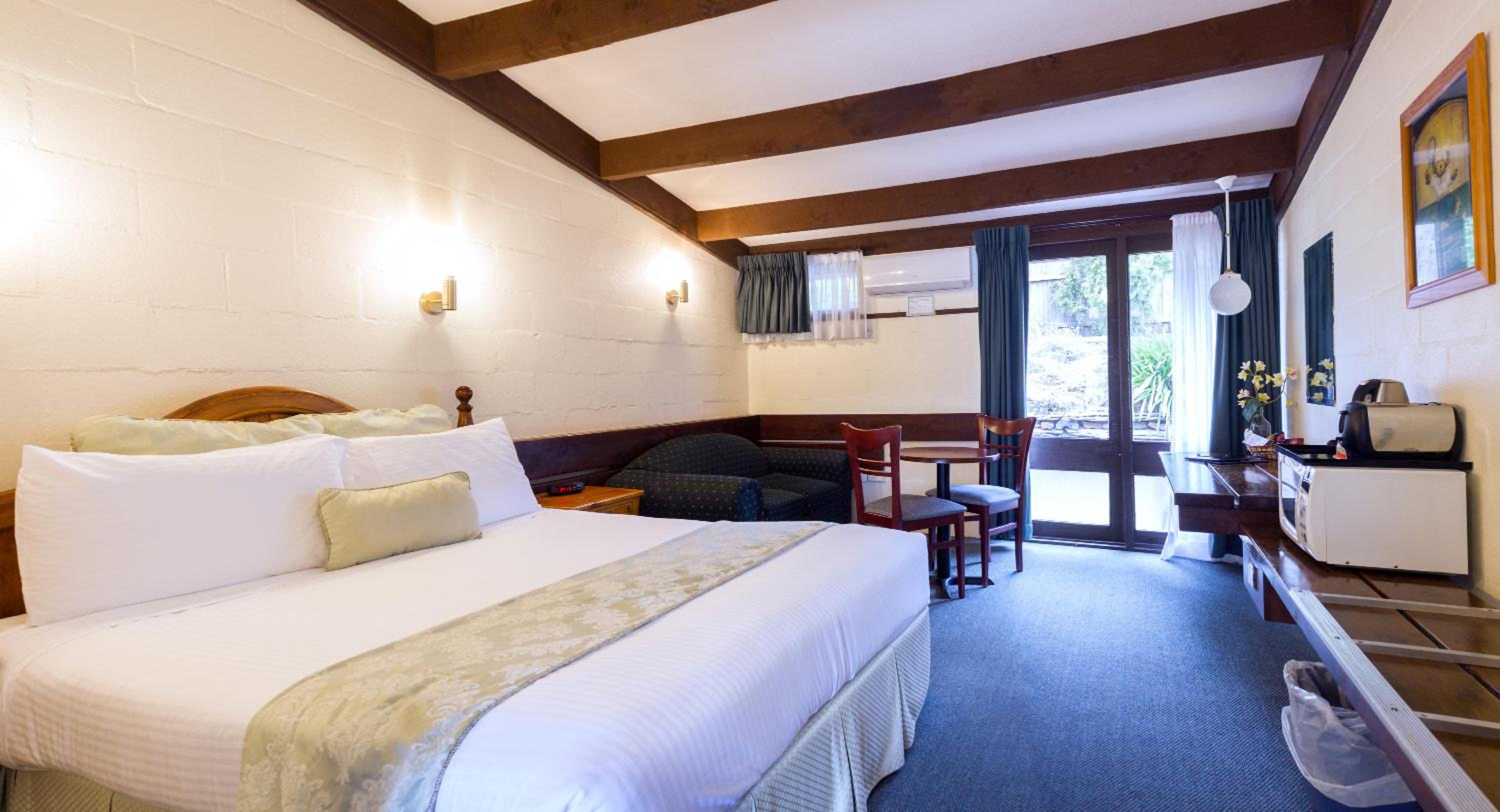 Deluxe Queen Room photo 2
