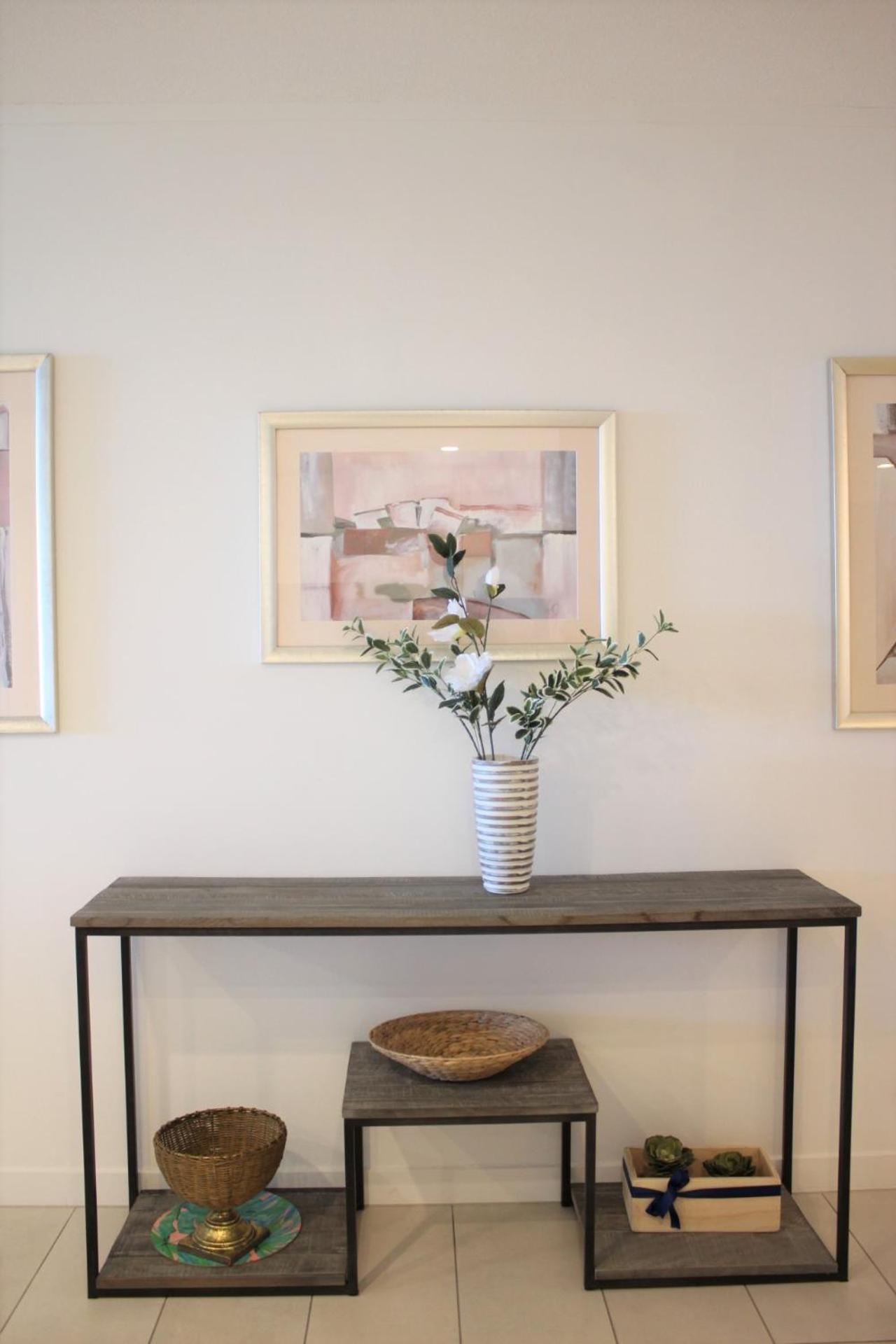 Two-Bedroom Apartment with Ocean View - Photo 11