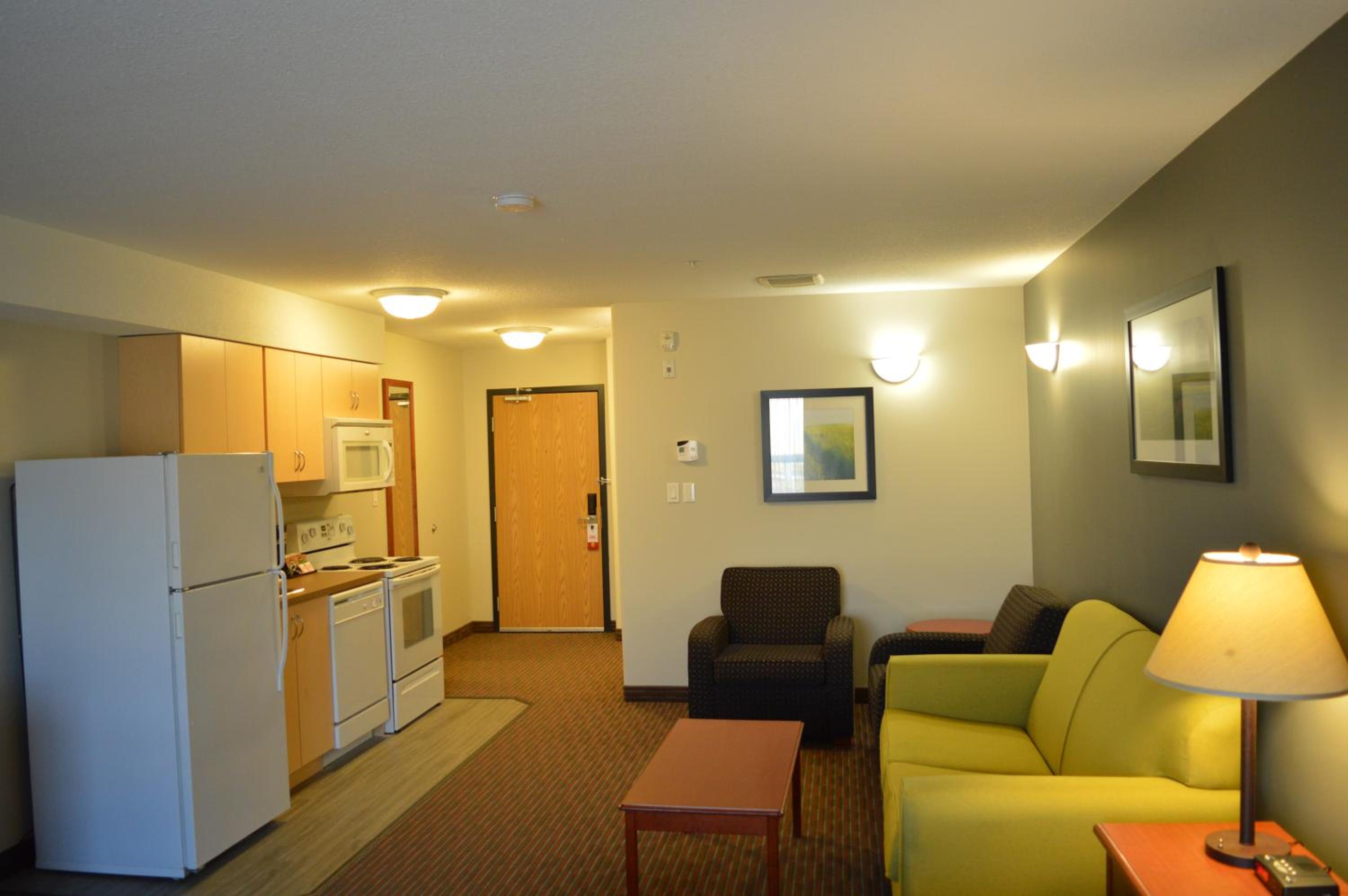 King Room with Sofa Bed and Full Kitchen - Non-Smoking - Photo 6