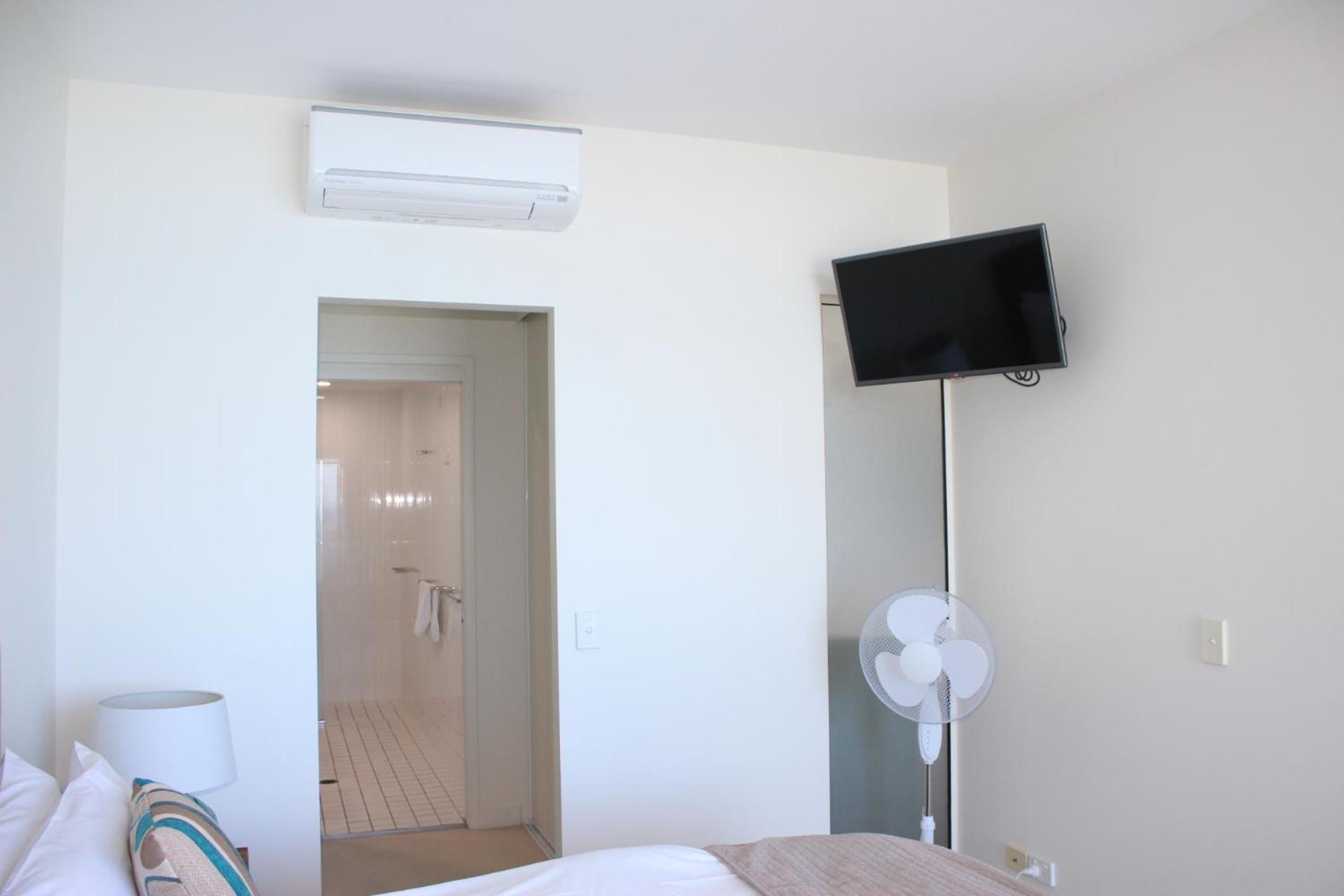 One-Bedroom Apartment with Ocean View - Photo 6