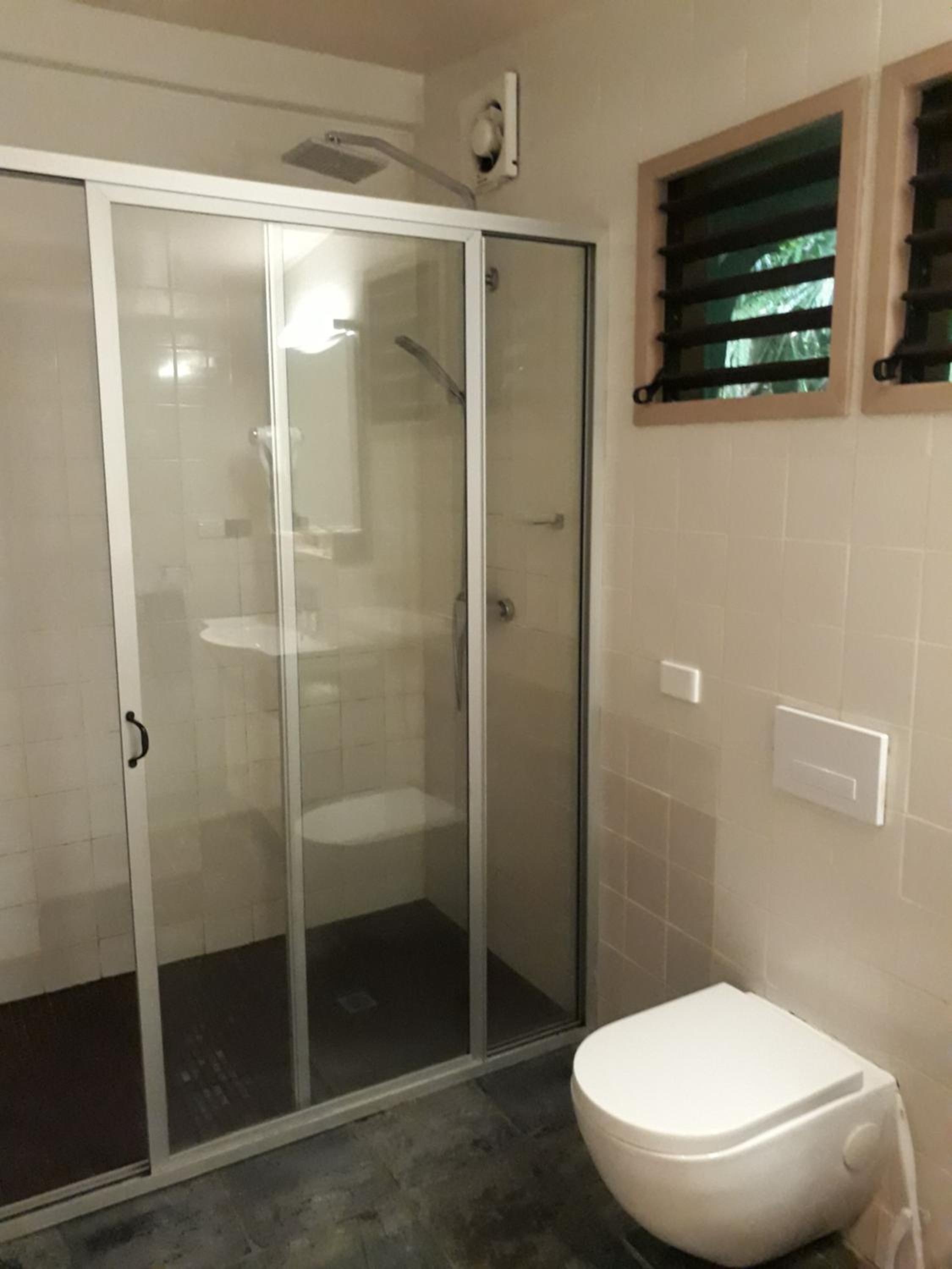 Premium Queen Studio with Air-Conditioning - Pied-a-terre Style photo 3