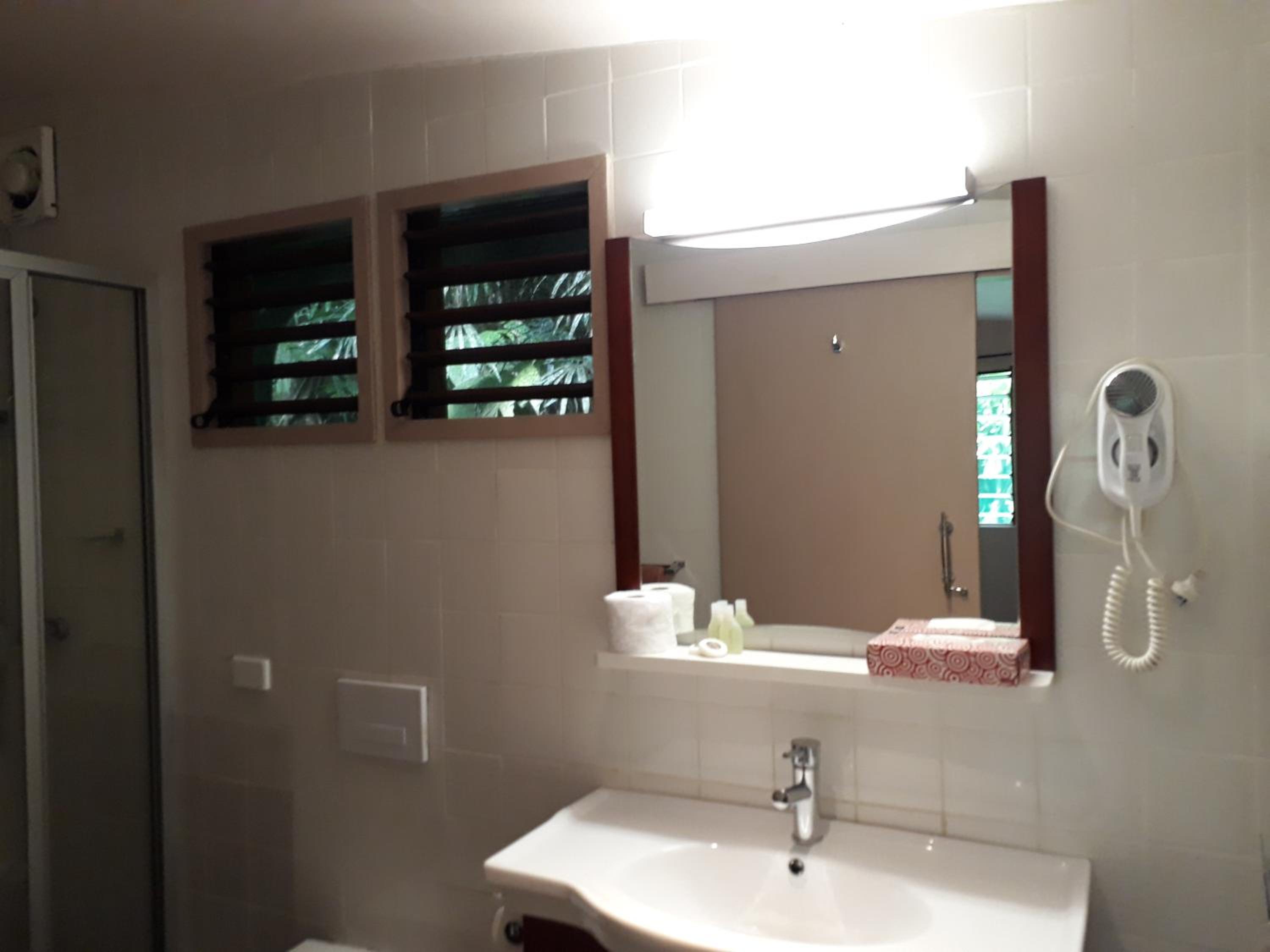 Premium Queen Studio with Air-Conditioning - Pied-a-terre Style photo 2