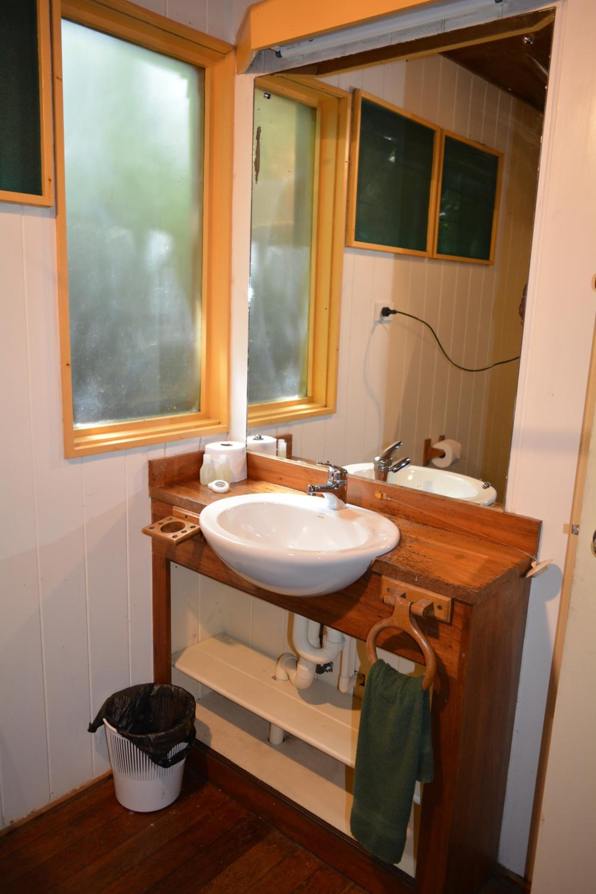 Two-Bedroom Bure with Rainforest View and Air-Conditioning photo 6
