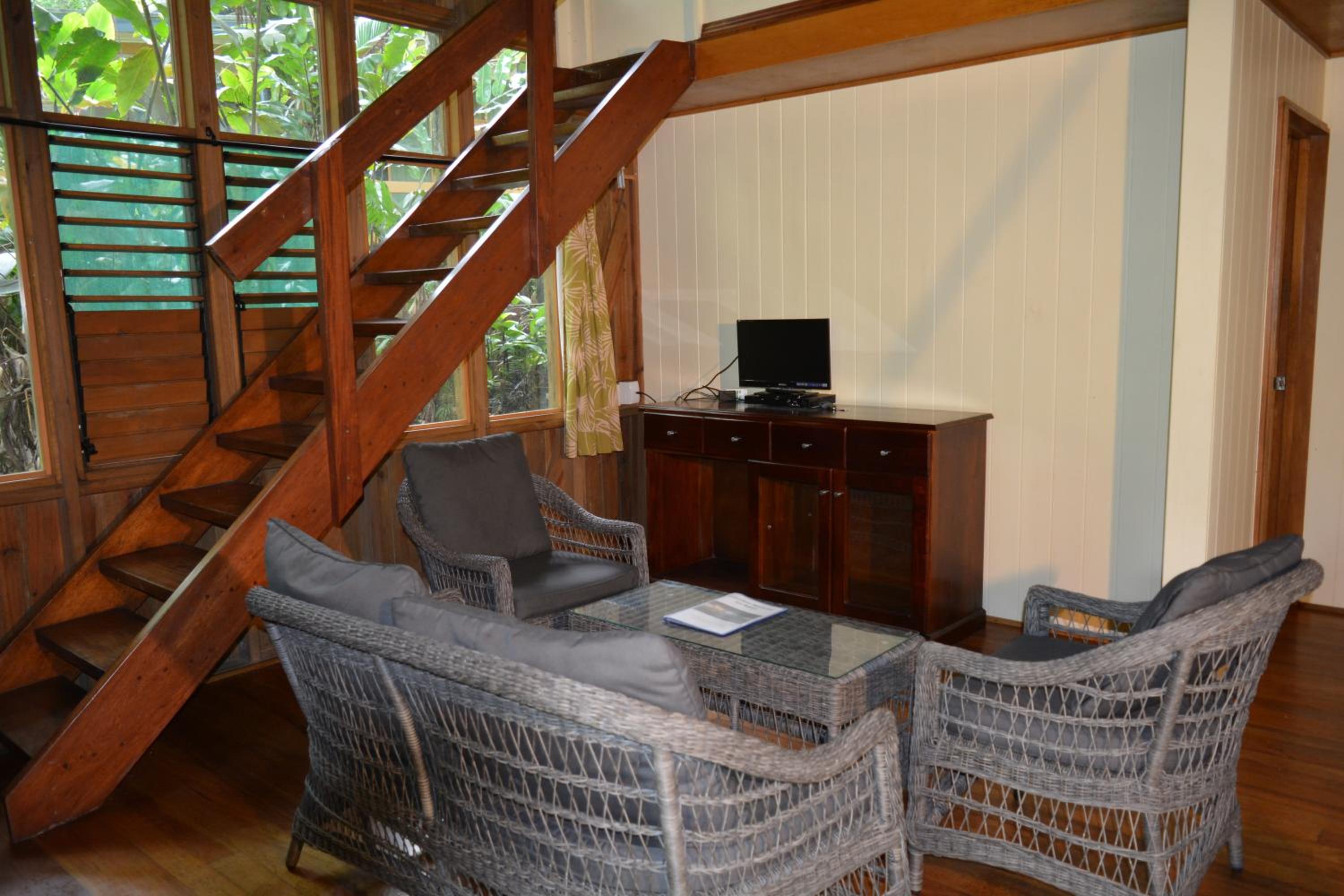 Two-Bedroom Bure with Rainforest View and Air-Conditioning photo 9