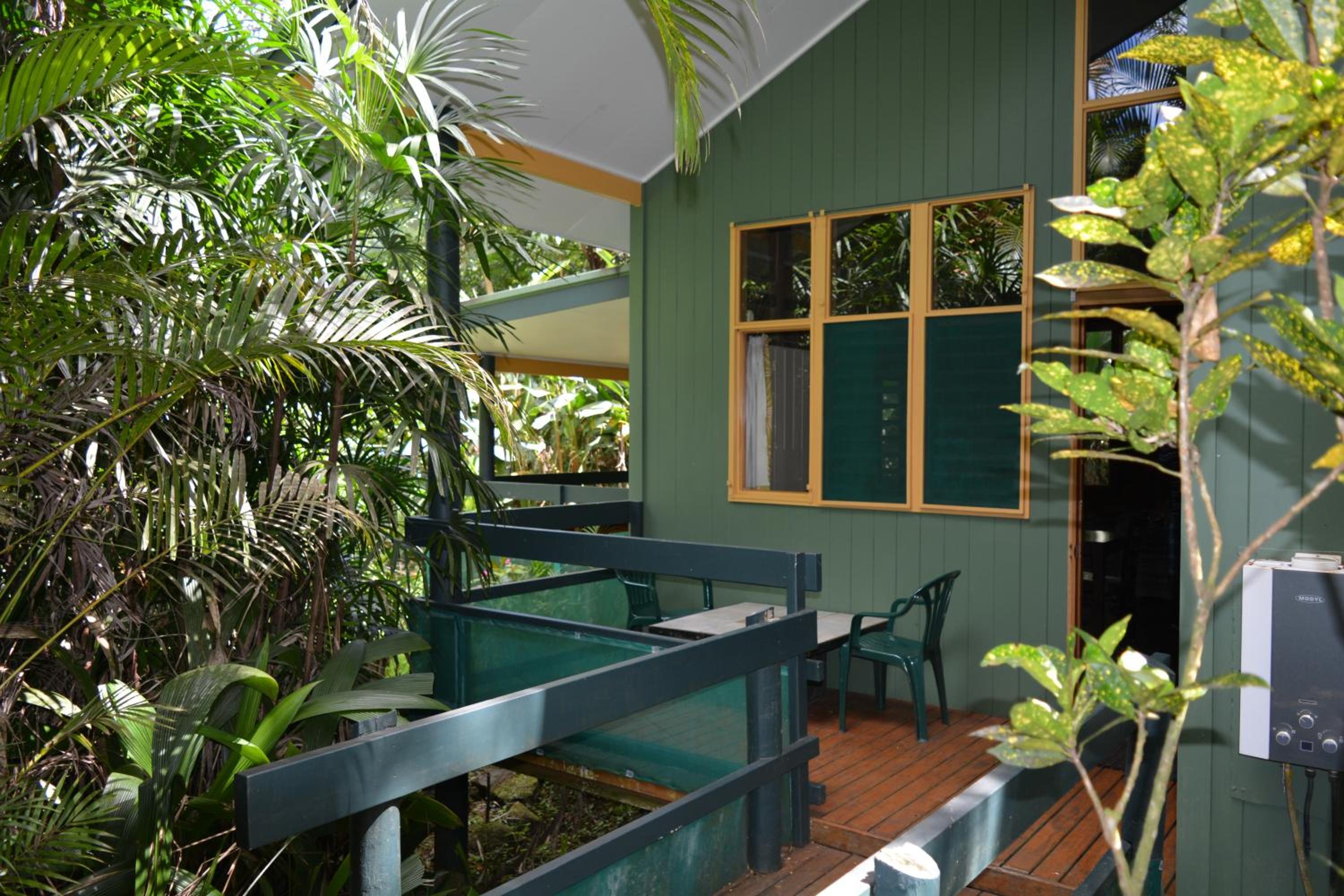 Two-Bedroom Bure with Rainforest View and Air-Conditioning photo 10