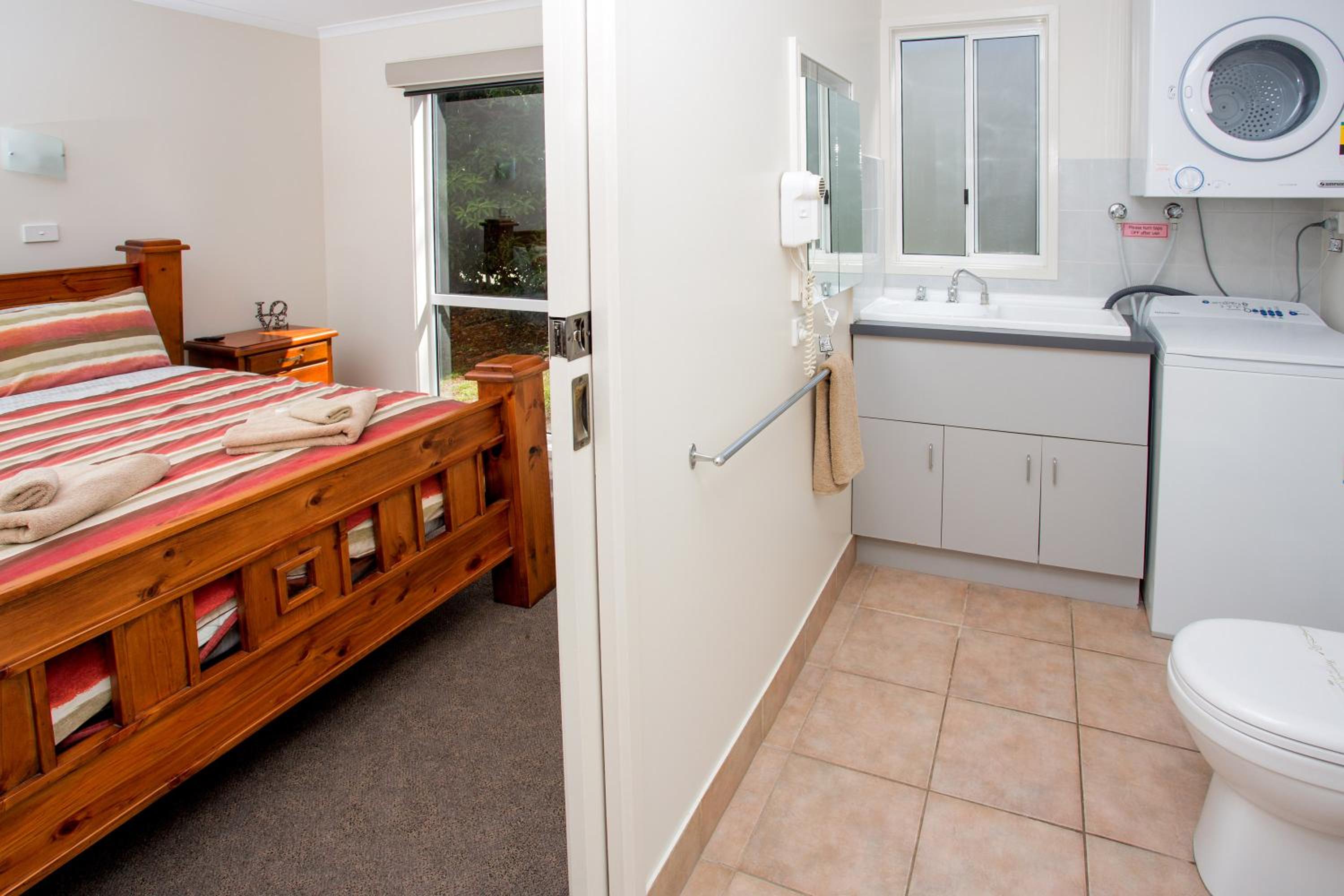 Two-Bedroom Garden Cottage photo 2