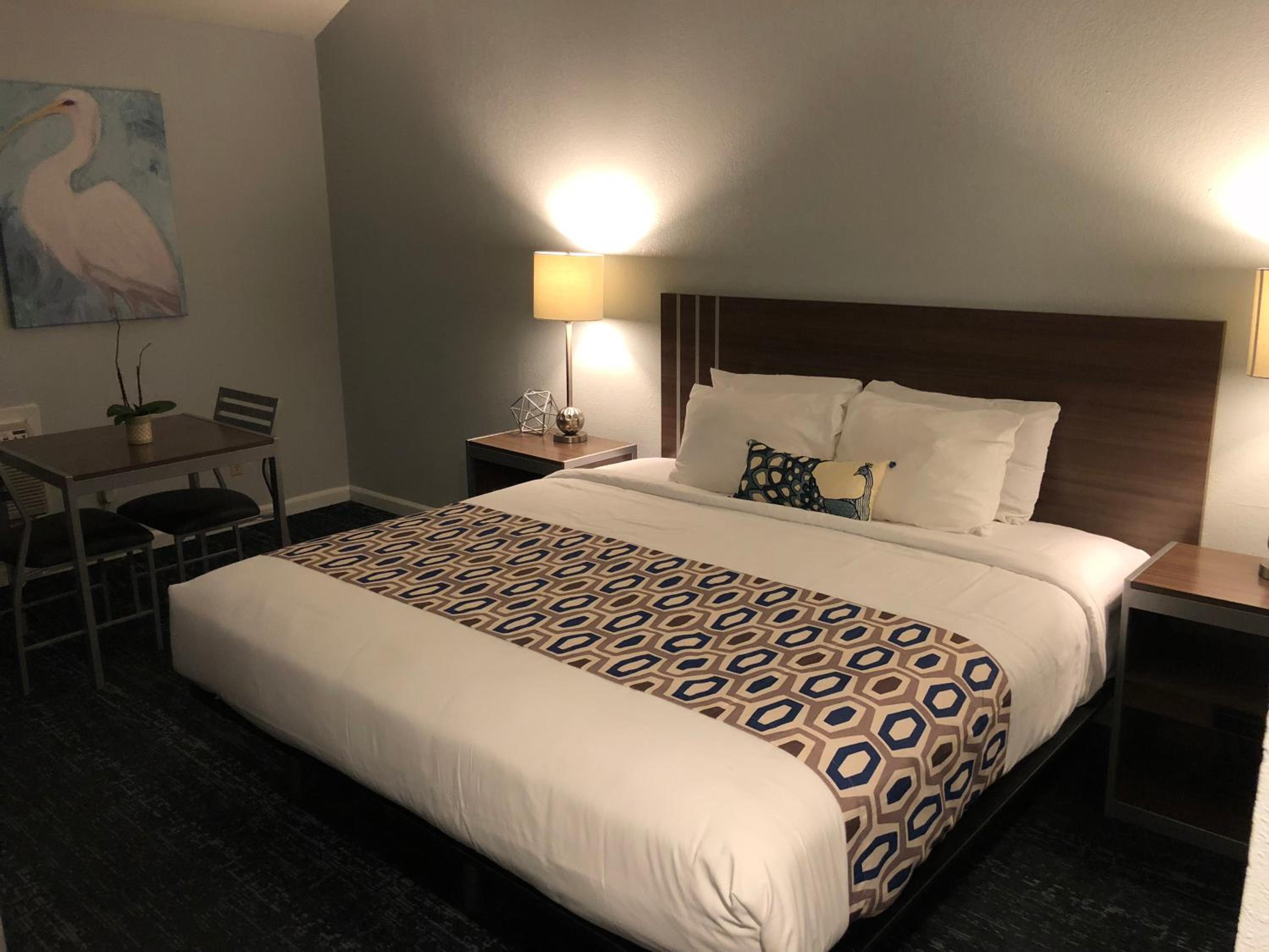 Deluxe King Room - Photo 2