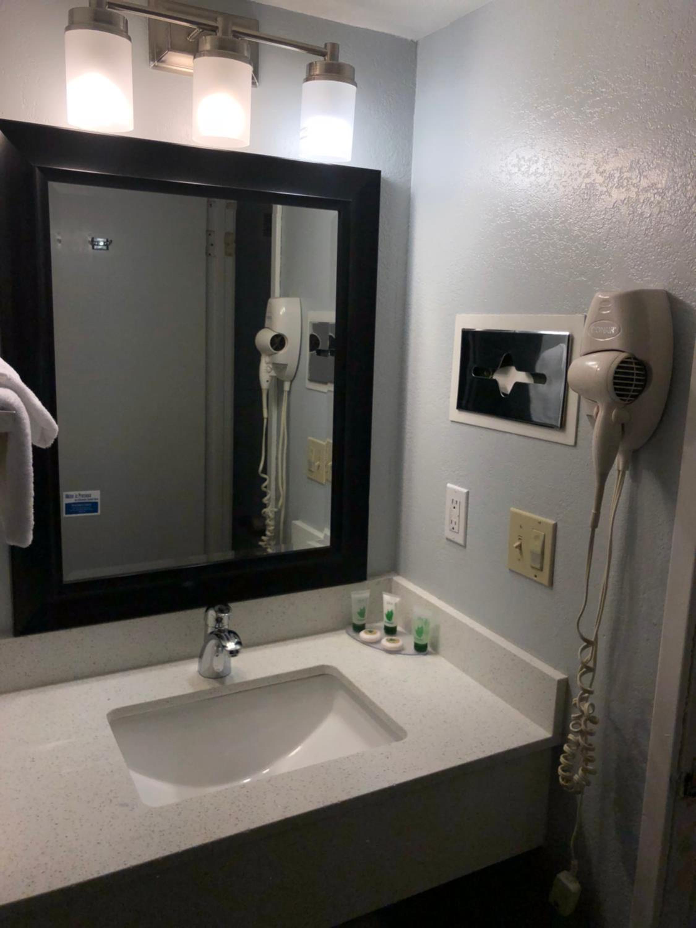 Queen Room - Photo 3