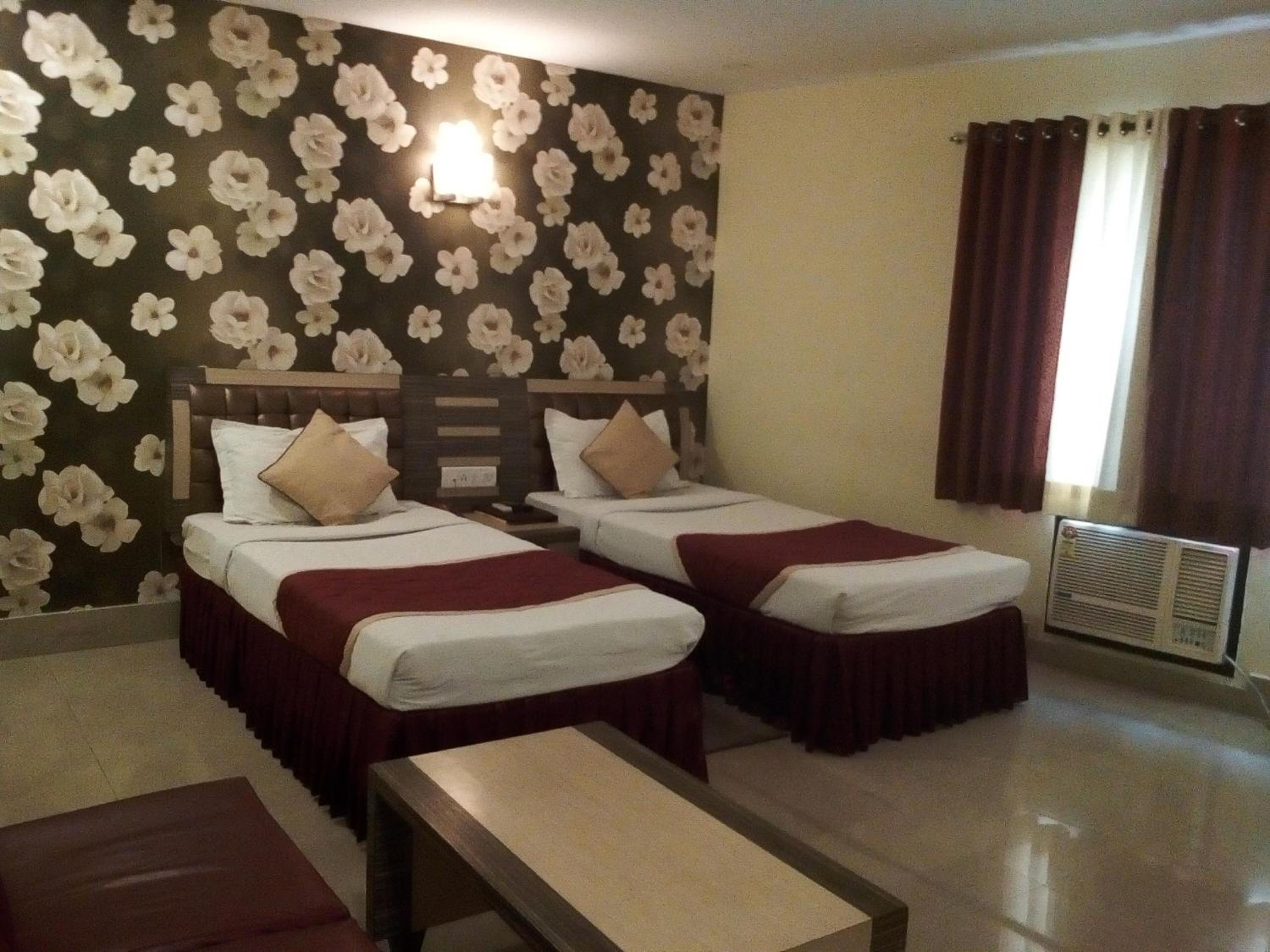 Superior Double or Twin Room - Photo 4