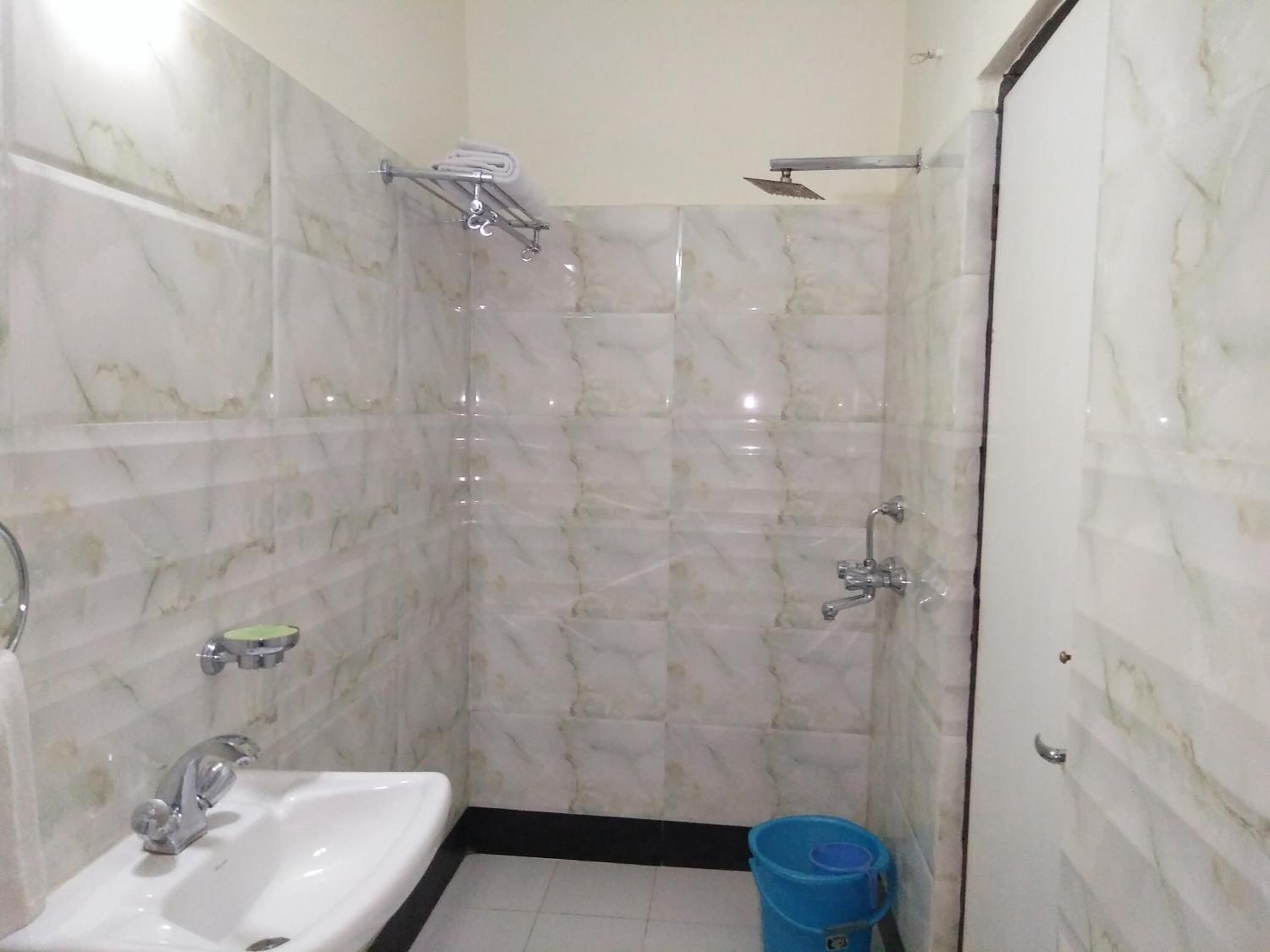 Deluxe Double or Twin Room - Photo 8