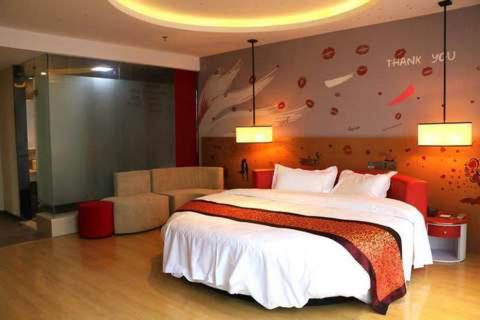Mainland Chinese Citizens - Flavour Round Bed Room photo 1