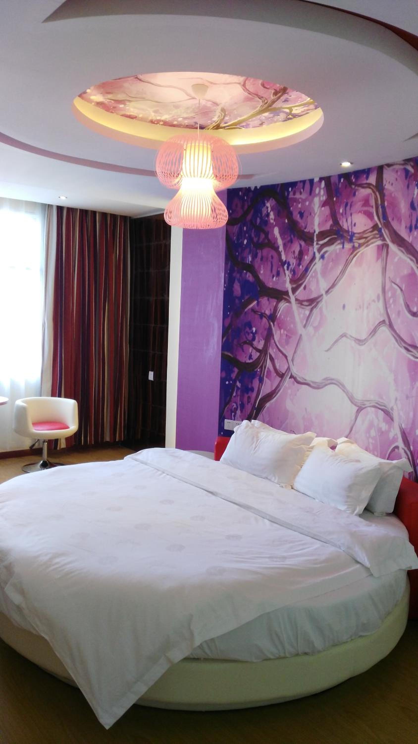 Mainland Chinese Citizens - Flavour Round Bed Room photo 1