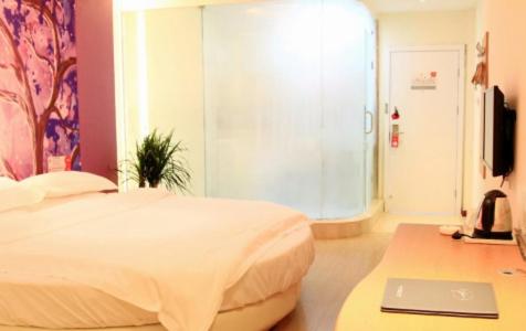 Mainland Chinese Citizens - Flavour Round Bed Room photo 2