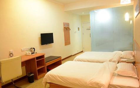 Mainland Chinese Citizens - Special Offer Twin Room photo 2