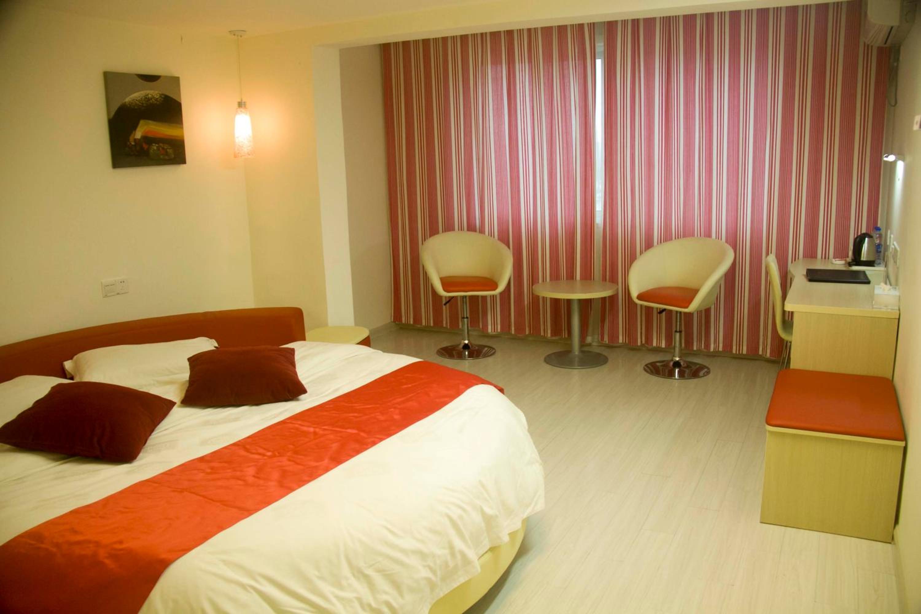 Mainland Chinese Citizens - Flavour Round Bed Room photo 1