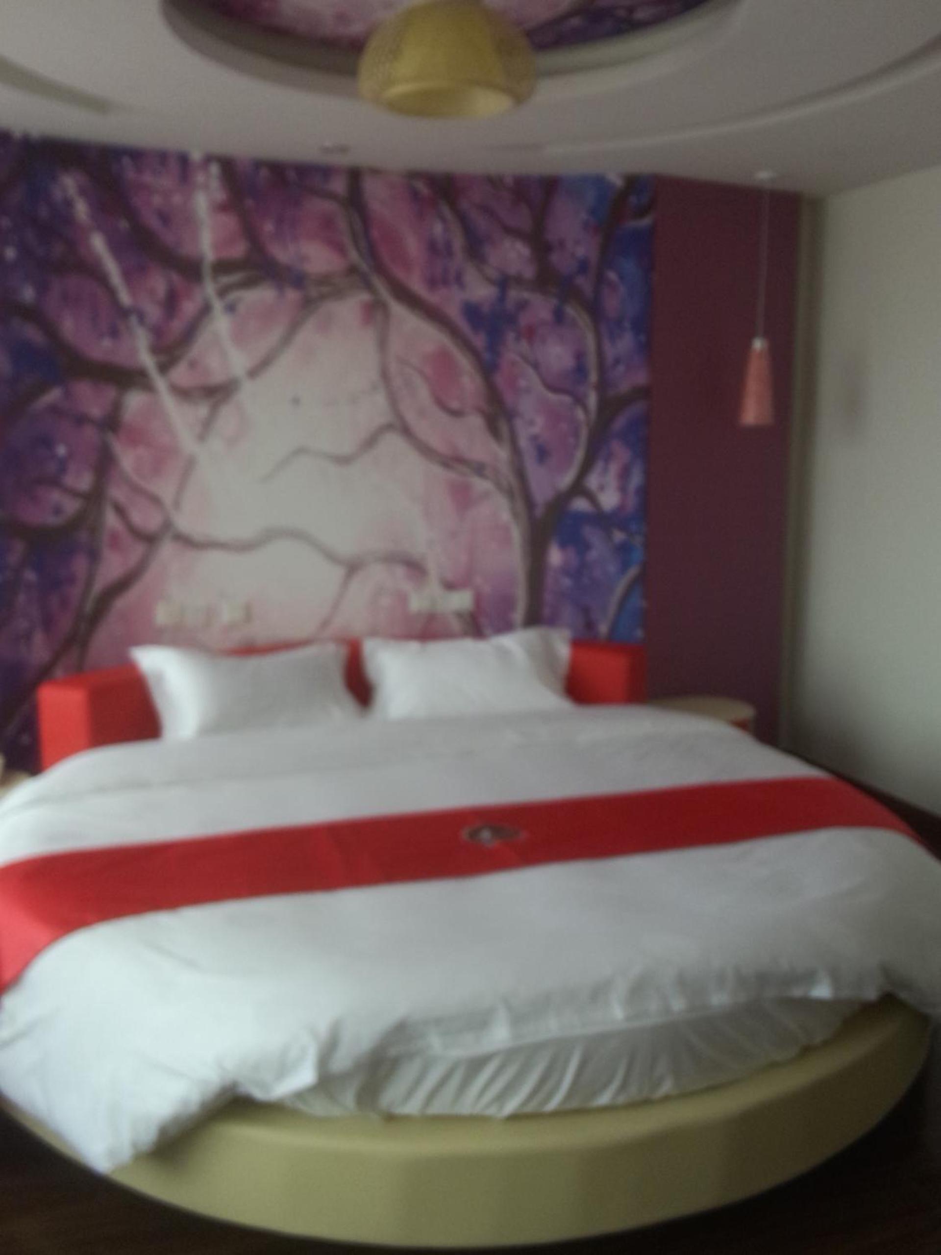 Mainland Chinese Citizens - Flavour Round Bed Room photo 1