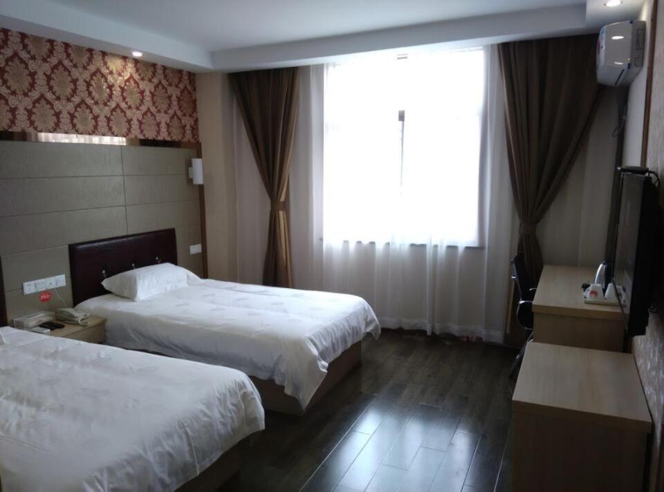 Mainland Chinese Citizens - Standard Twin Room - Photo 2