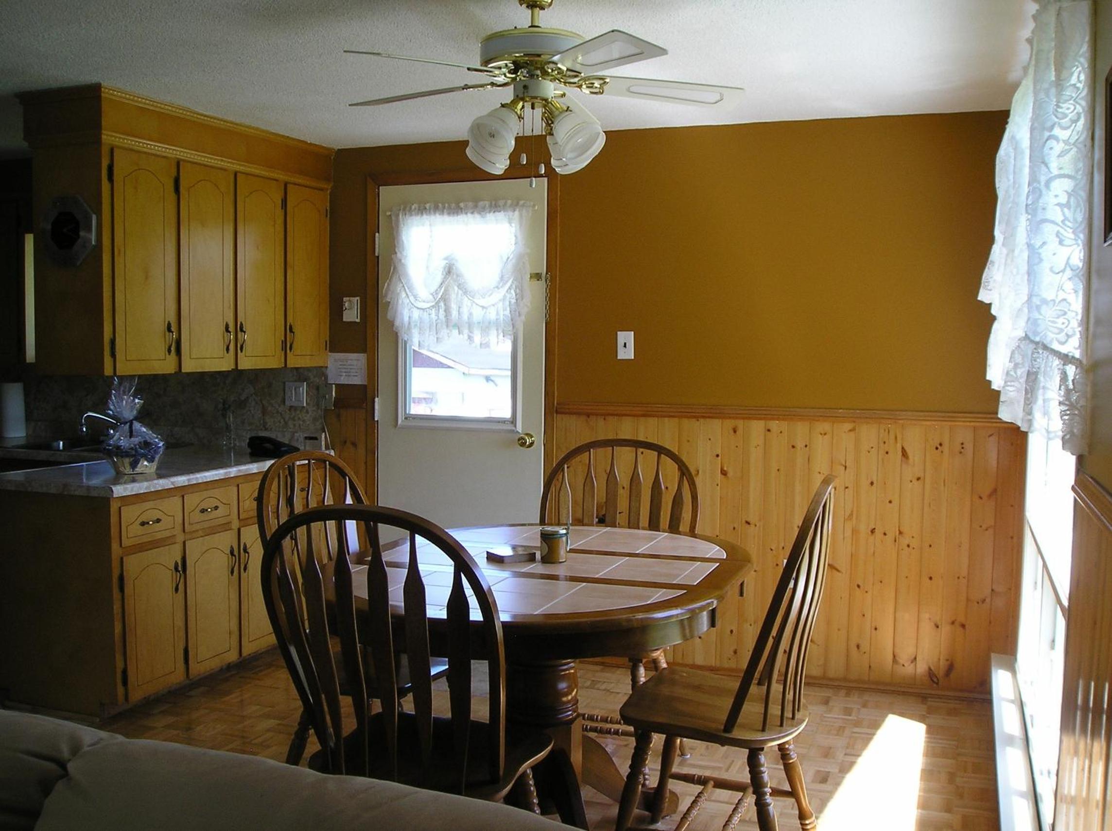 Two-Bedroom Cottage photo 3