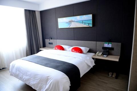 Mainland Chinese Citizens - Deluxe Double Room photo 2