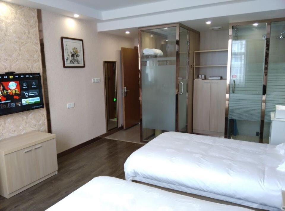 Mainland Chinese Citizens - Standard Twin Room - Photo 4