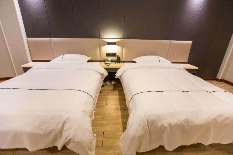 Mainland Chinese Citizens - Business Twin Room