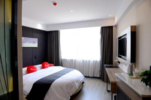 Mainland Chinese Citizens - Ocean Room With Round Bed photo 1
