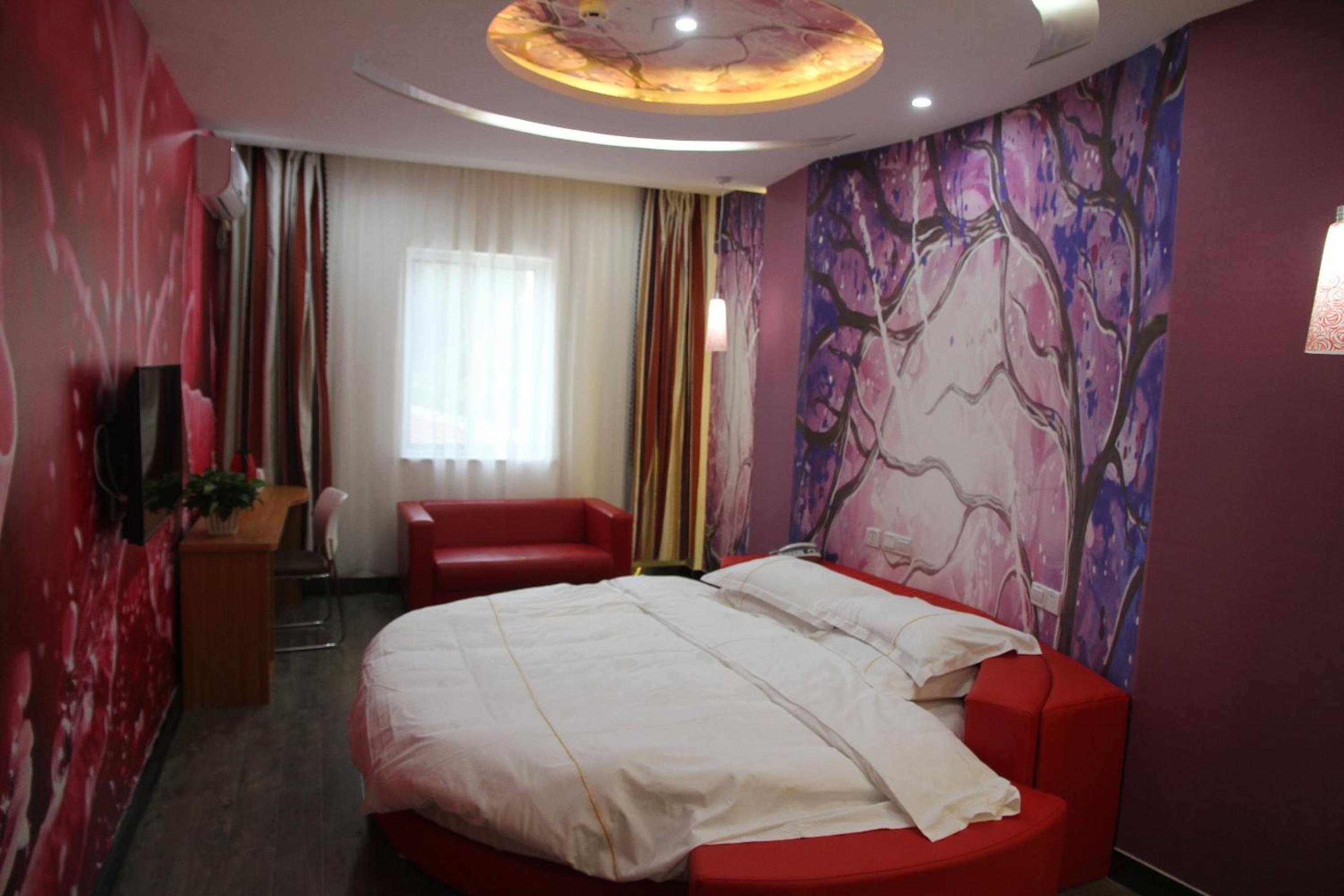 Mainland Chinese Citizens - Flavour Round Bed Room photo 1