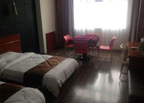 Mainland Chinese Citizens - Casual Room With Mahjong