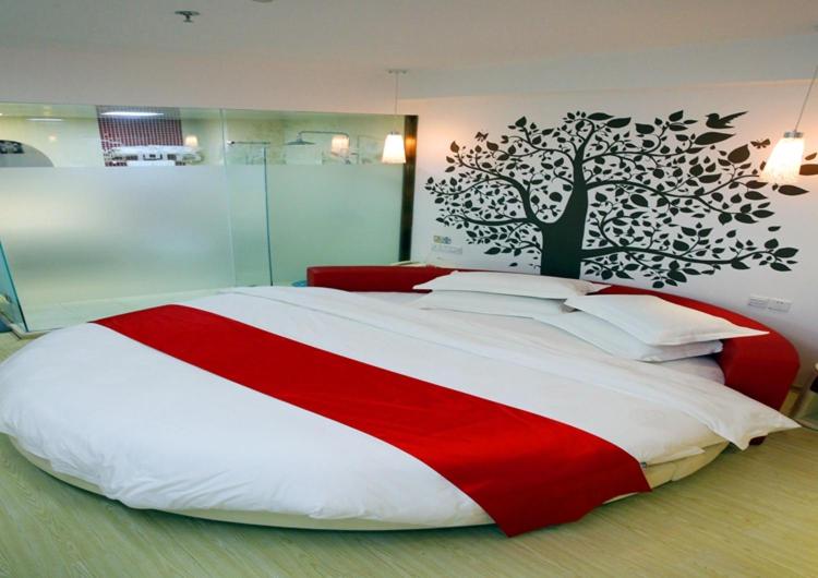Flavour Room With Round Bed photo 1
