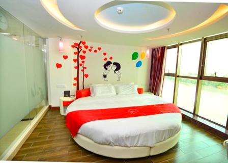 Flavour Room With Round Bed photo 1