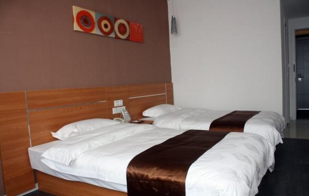 Mainland Chinese Citizens - Standard Twin Room photo 2