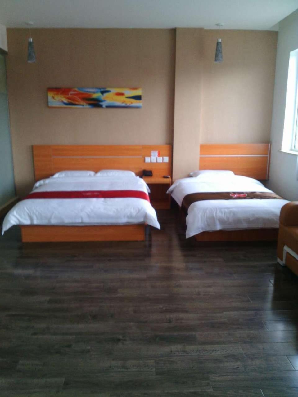 Family Room - Photo 3